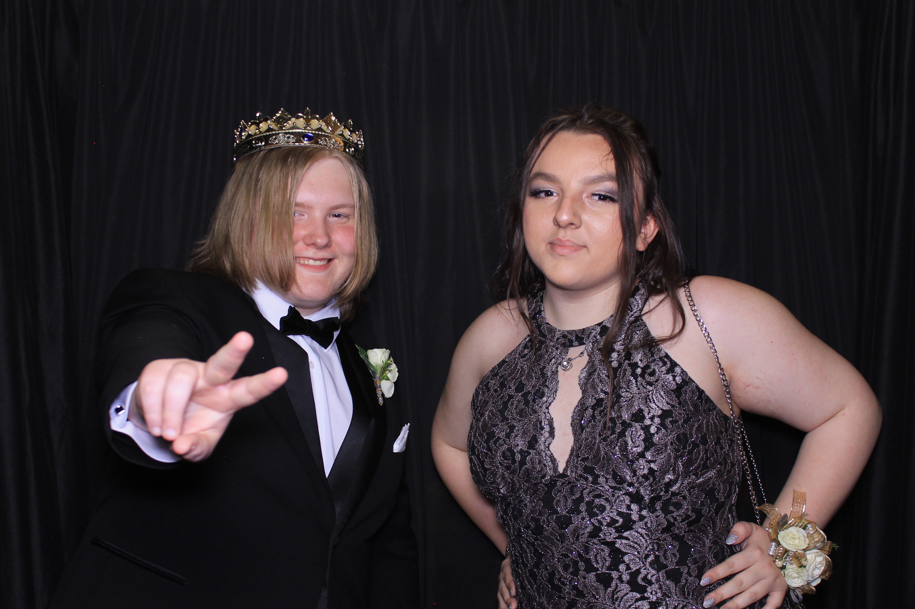 West Clermont 2025 Prom | View more photos from the event at gallery.photoboothcincy.com/u/PhotoBoothCincy/West-Clermont-2025-Prom