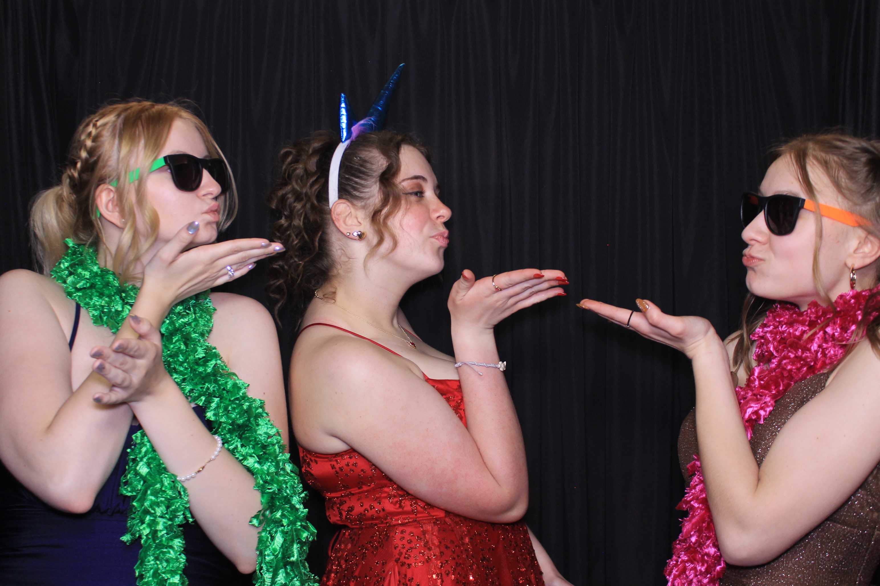 West Clermont 2025 Prom | View more photos from the event at gallery.photoboothcincy.com/u/PhotoBoothCincy/West-Clermont-2025-Prom