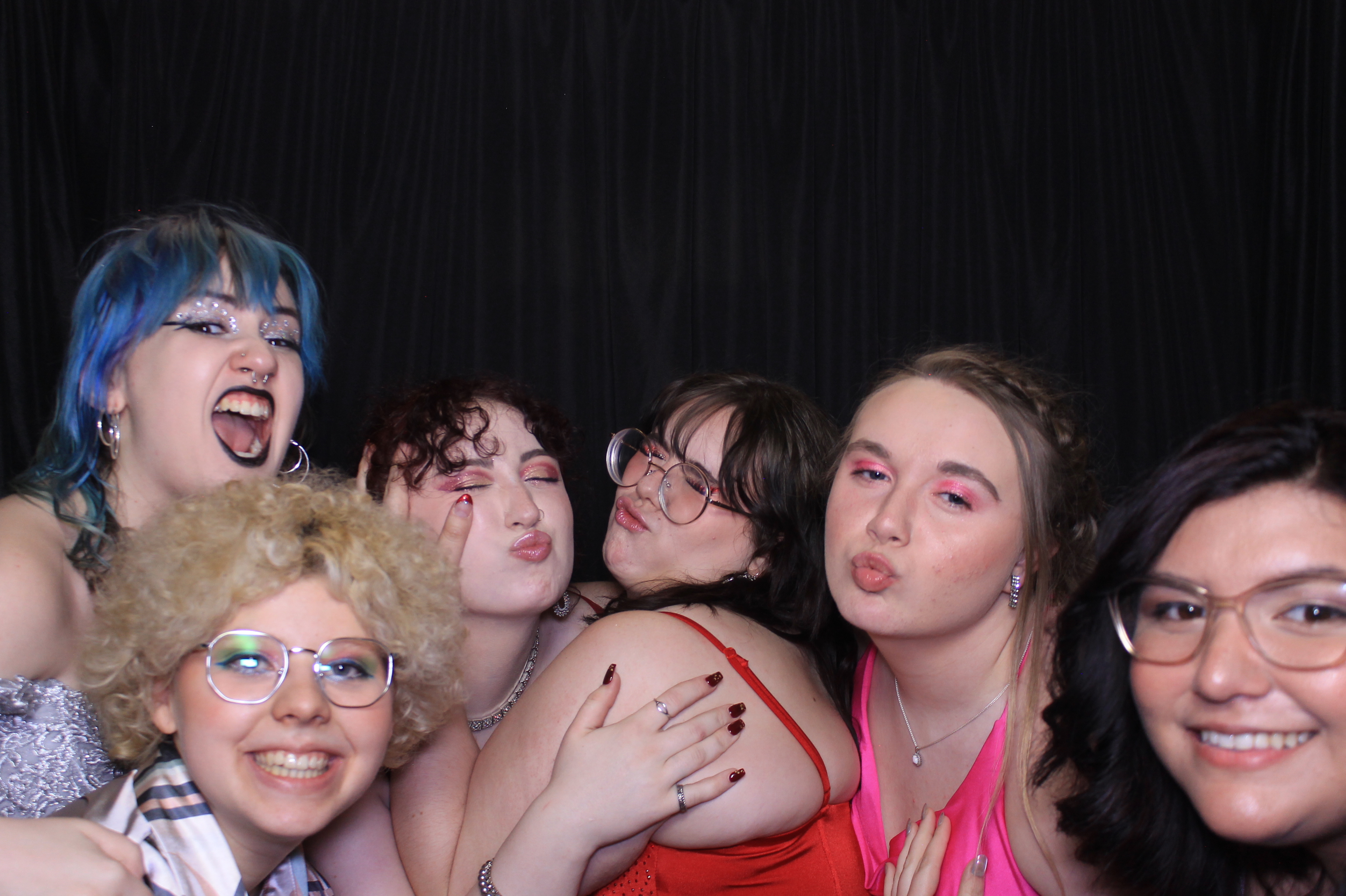 West Clermont 2025 Prom | View more photos from the event at gallery.photoboothcincy.com/u/PhotoBoothCincy/West-Clermont-2025-Prom