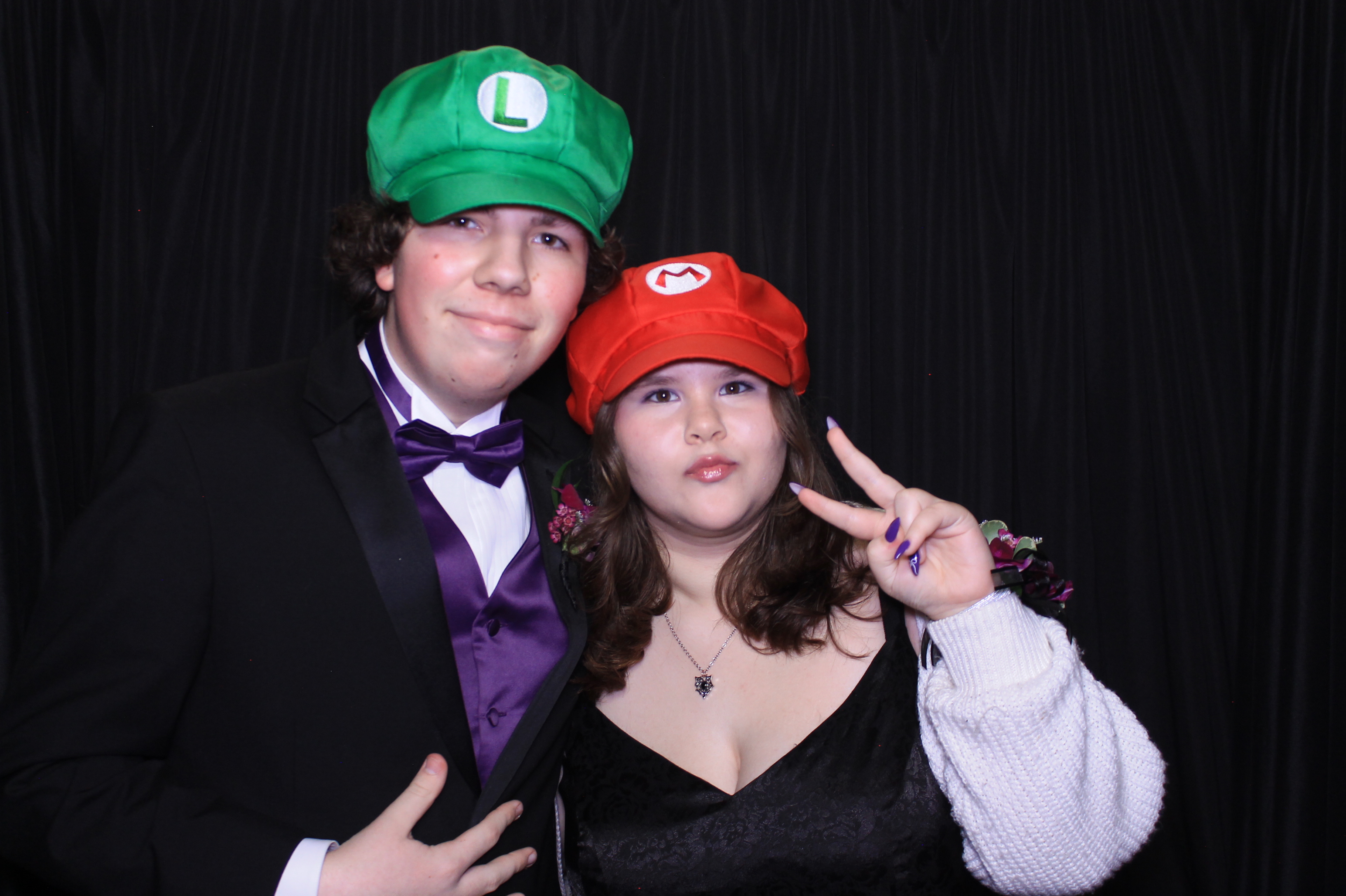 West Clermont 2025 Prom | View more photos from the event at gallery.photoboothcincy.com/u/PhotoBoothCincy/West-Clermont-2025-Prom