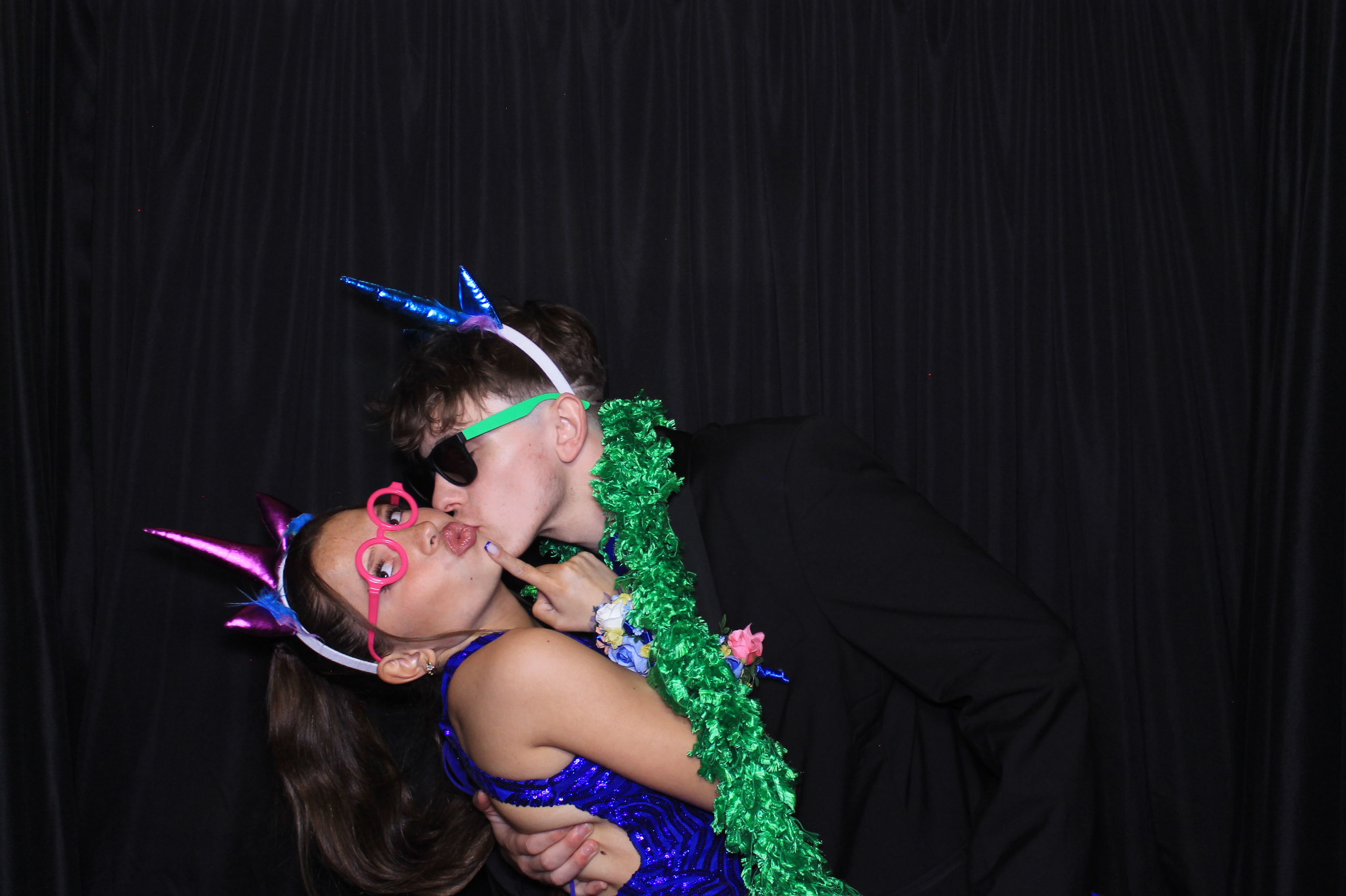 West Clermont 2025 Prom | View more photos from the event at gallery.photoboothcincy.com/u/PhotoBoothCincy/West-Clermont-2025-Prom