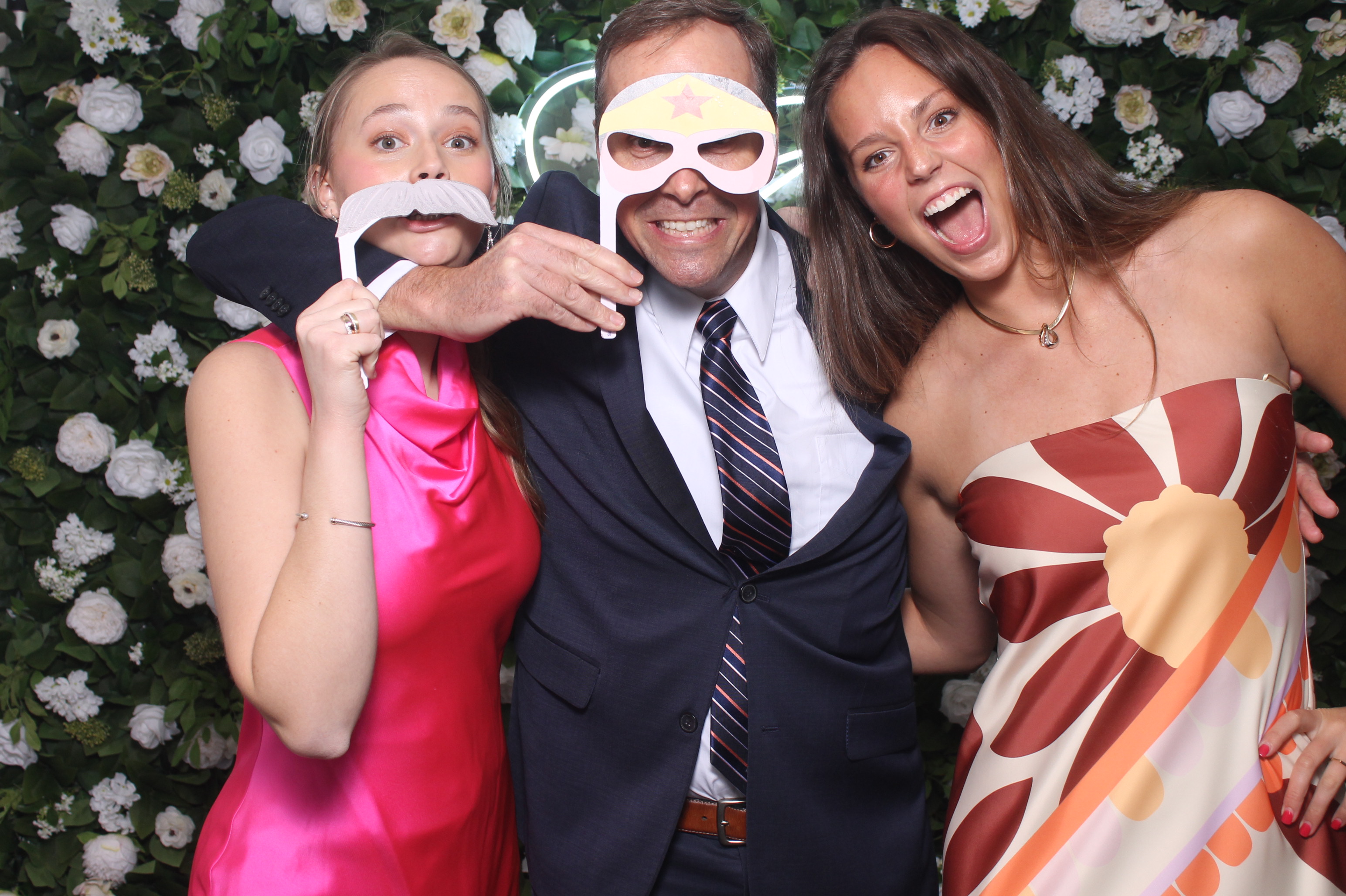 Willcocks wedding  | View more photos from the event at gallery.photoboothcincy.com/u/PhotoBoothCincy/Willcocks-wedding