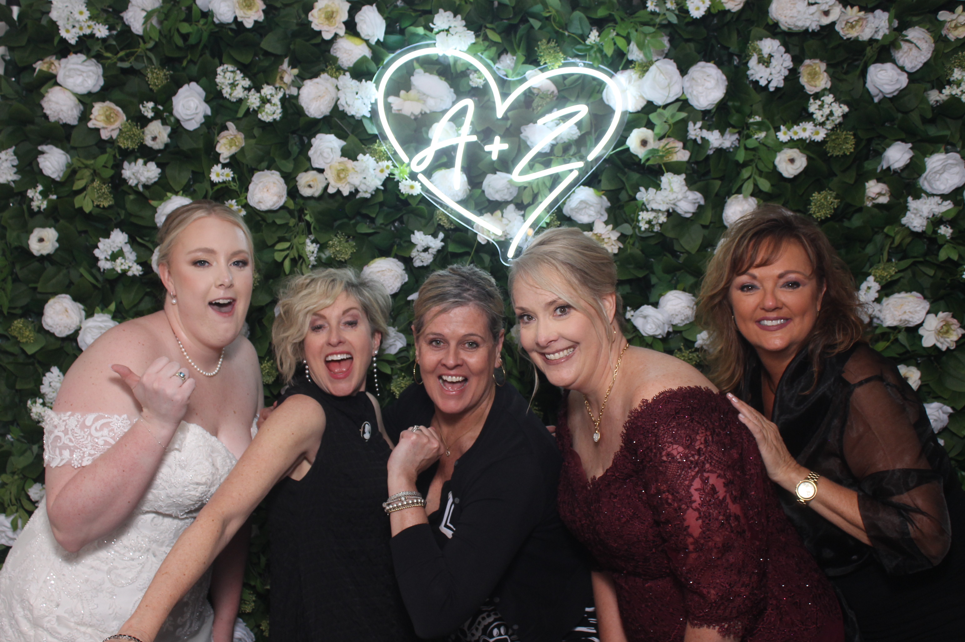 Willcocks wedding  | View more photos from the event at gallery.photoboothcincy.com/u/PhotoBoothCincy/Willcocks-wedding