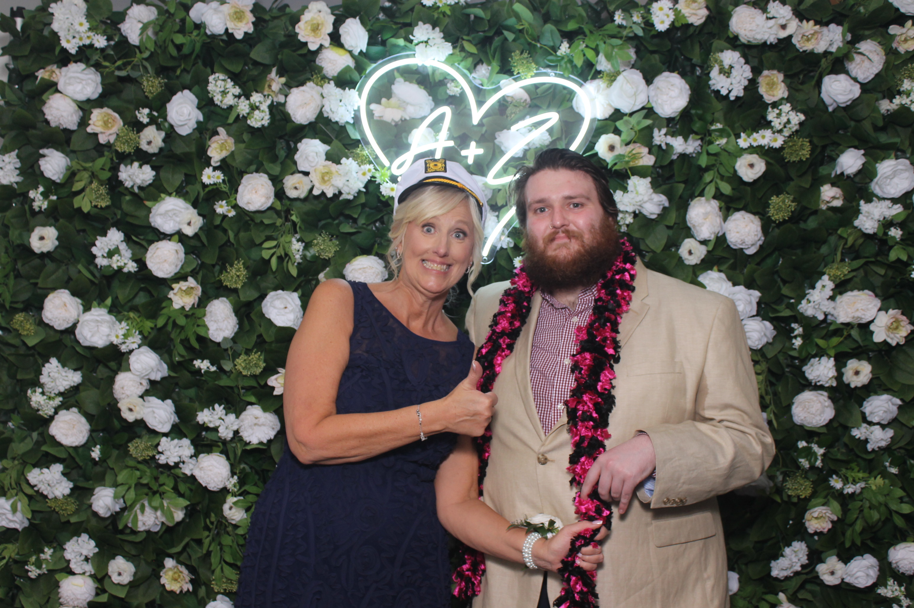 Willcocks wedding  | View more photos from the event at gallery.photoboothcincy.com/u/PhotoBoothCincy/Willcocks-wedding