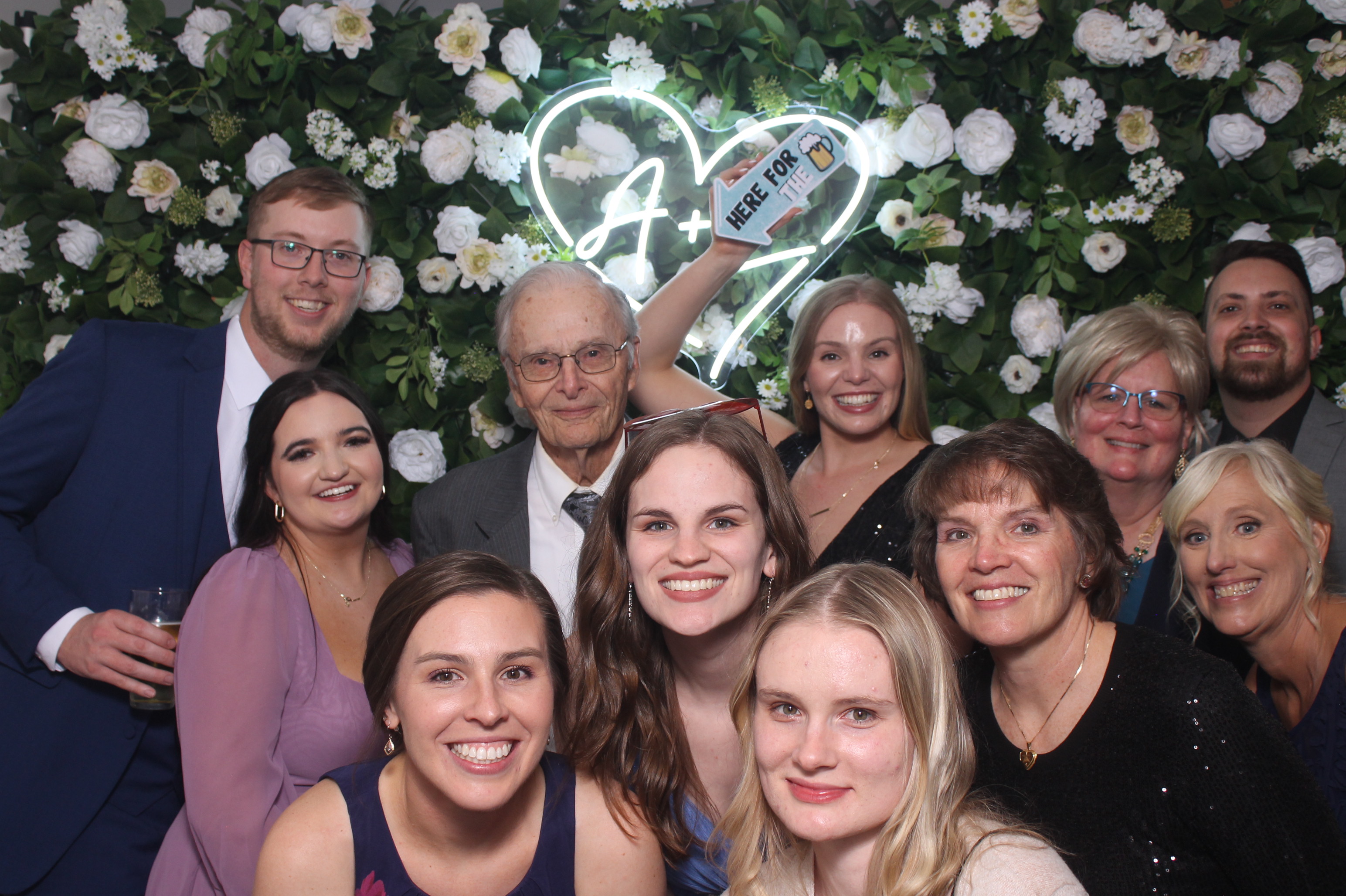 Willcocks wedding  | View more photos from the event at gallery.photoboothcincy.com/u/PhotoBoothCincy/Willcocks-wedding