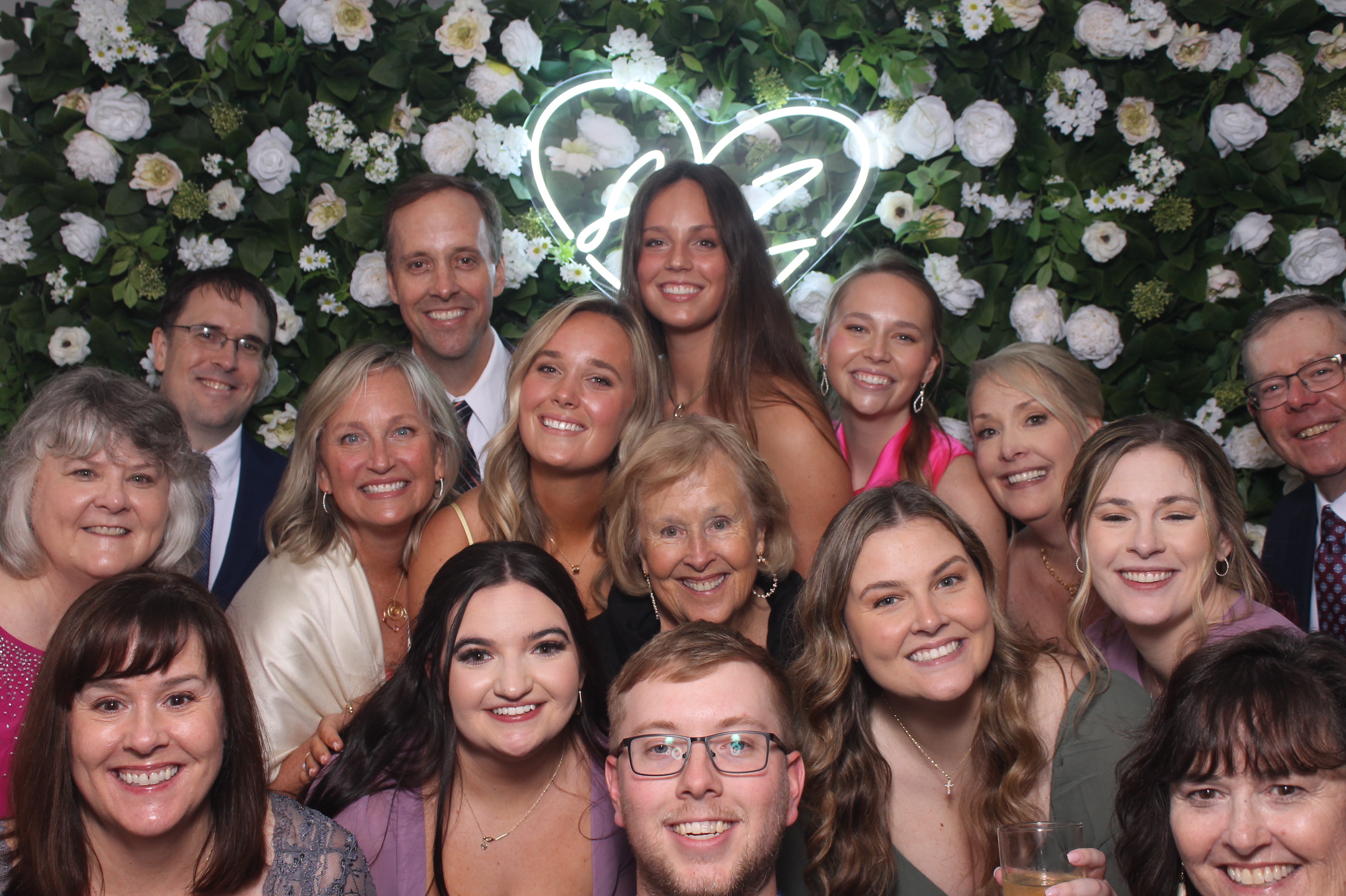 Willcocks wedding  | View more photos from the event at gallery.photoboothcincy.com/u/PhotoBoothCincy/Willcocks-wedding
