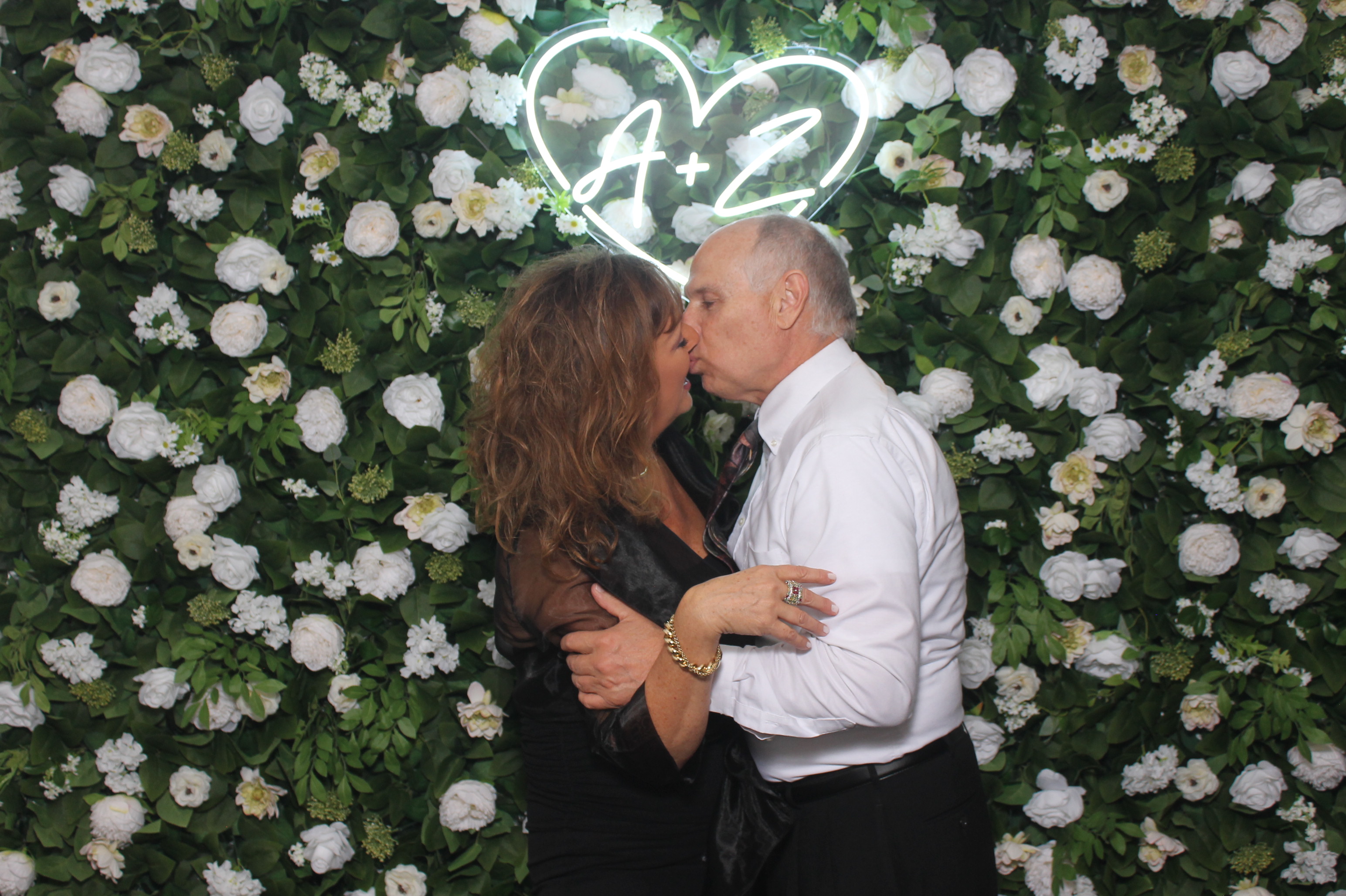 Willcocks wedding  | View more photos from the event at gallery.photoboothcincy.com/u/PhotoBoothCincy/Willcocks-wedding