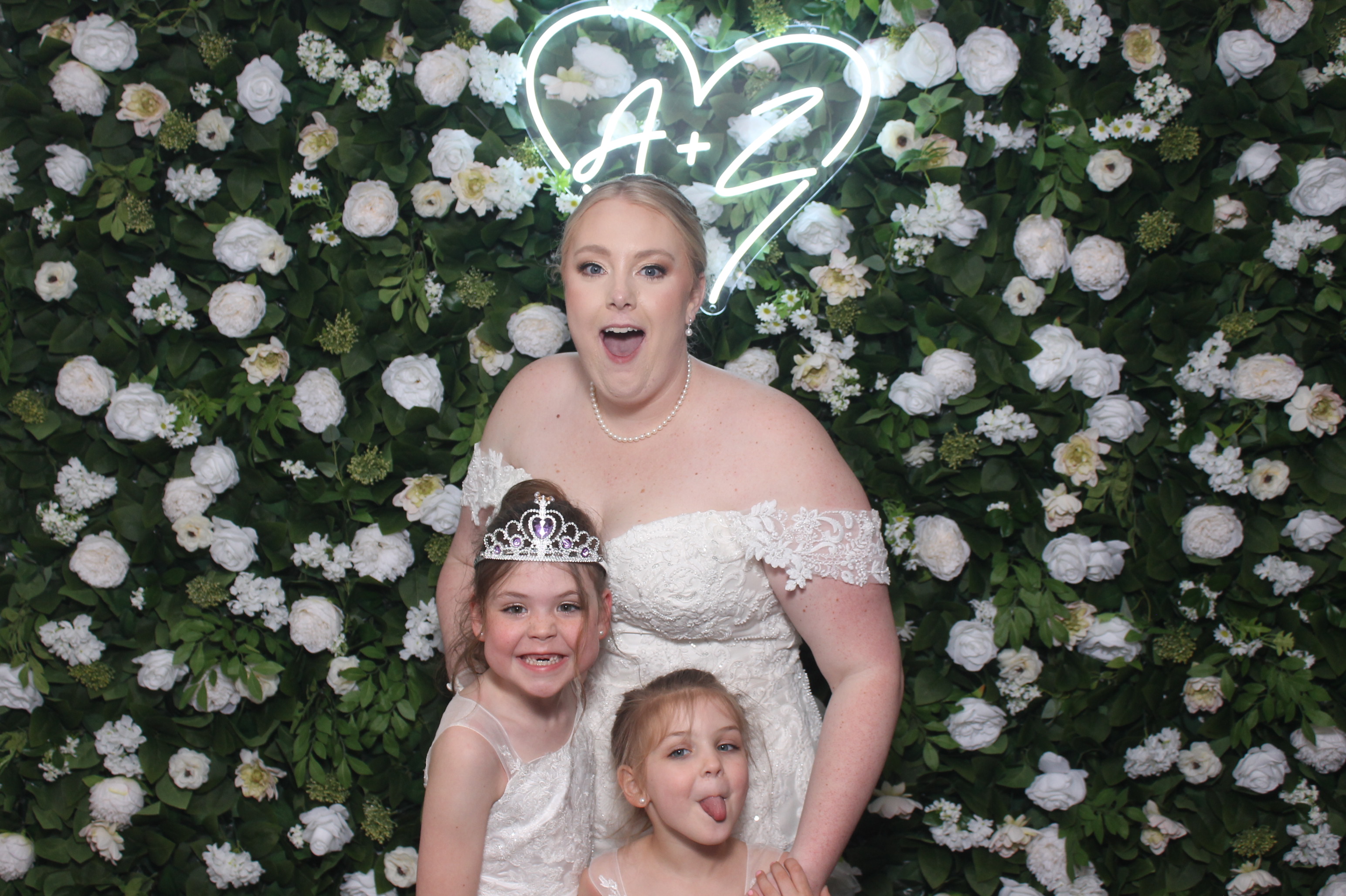 Willcocks wedding  | View more photos from the event at gallery.photoboothcincy.com/u/PhotoBoothCincy/Willcocks-wedding