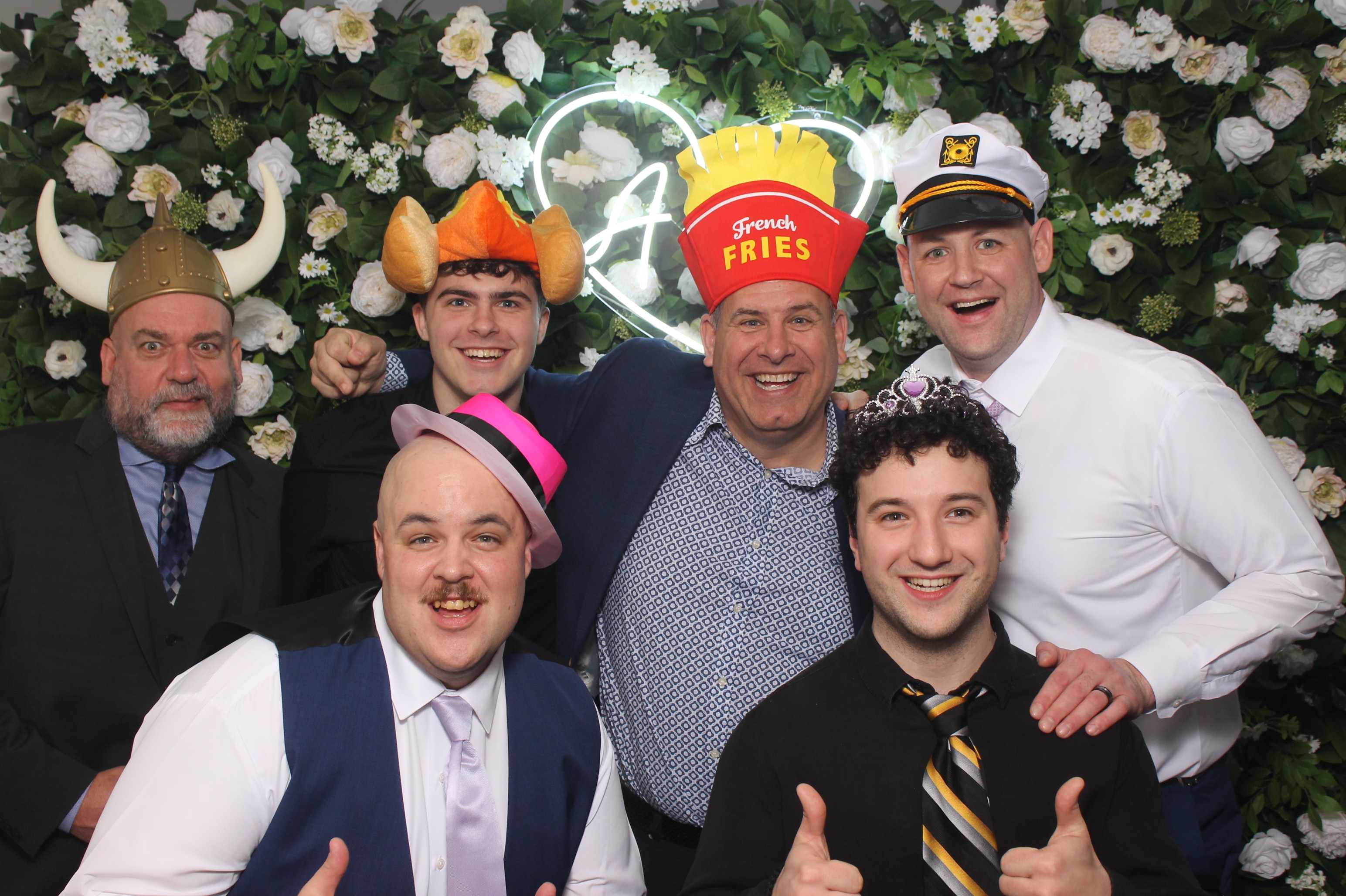 Willcocks wedding  | View more photos from the event at gallery.photoboothcincy.com/u/PhotoBoothCincy/Willcocks-wedding