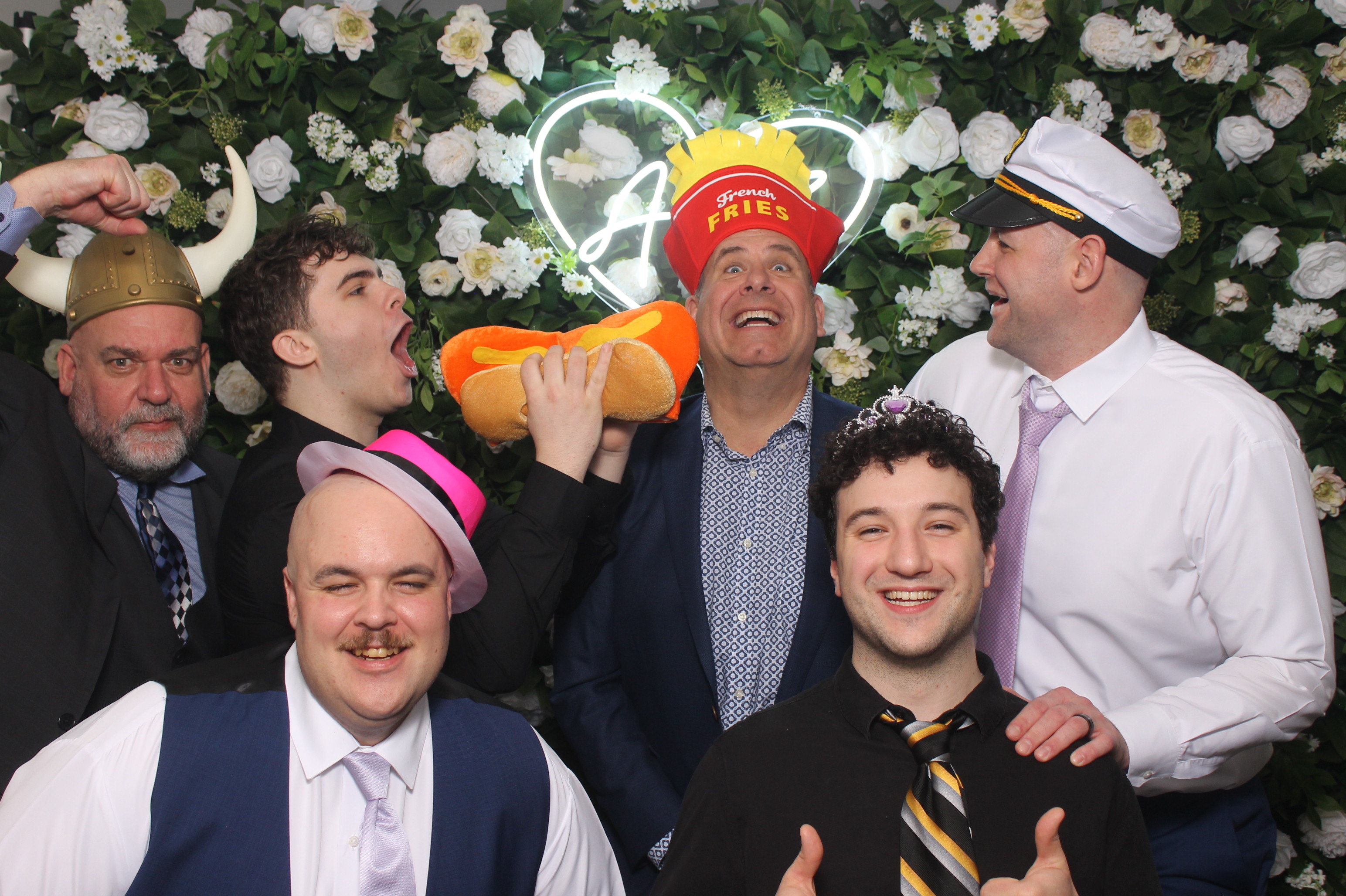 Willcocks wedding  | View more photos from the event at gallery.photoboothcincy.com/u/PhotoBoothCincy/Willcocks-wedding