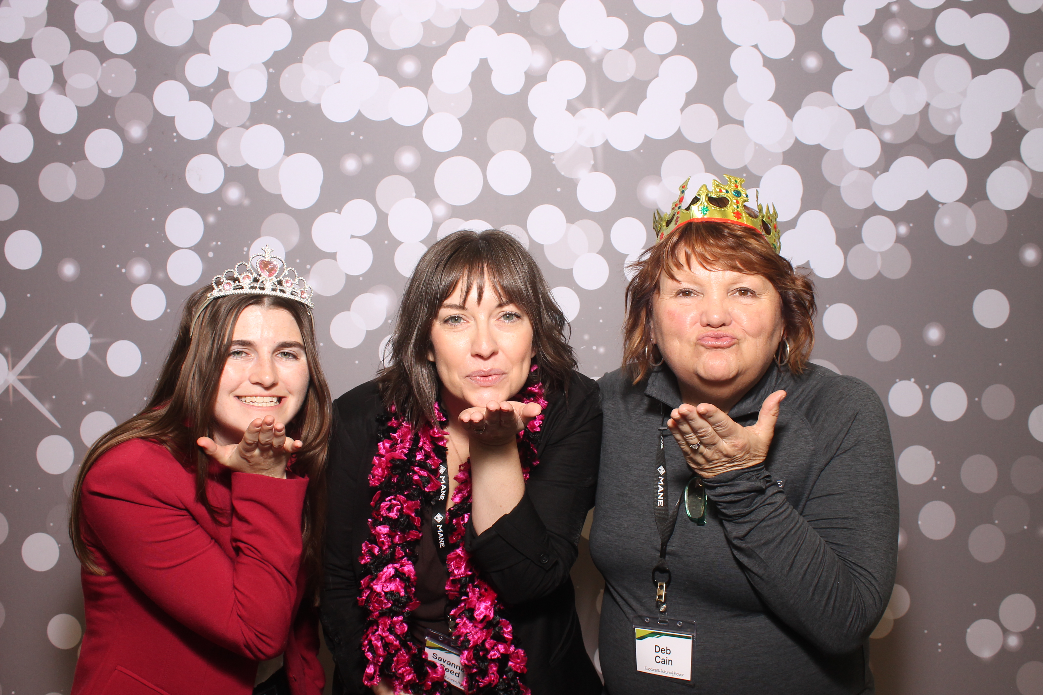 Woodlawn Customer Thurs | View more photos from the event at gallery.photoboothcincy.com/u/PhotoBoothCincy/Woodlawn-Customer-Thurs