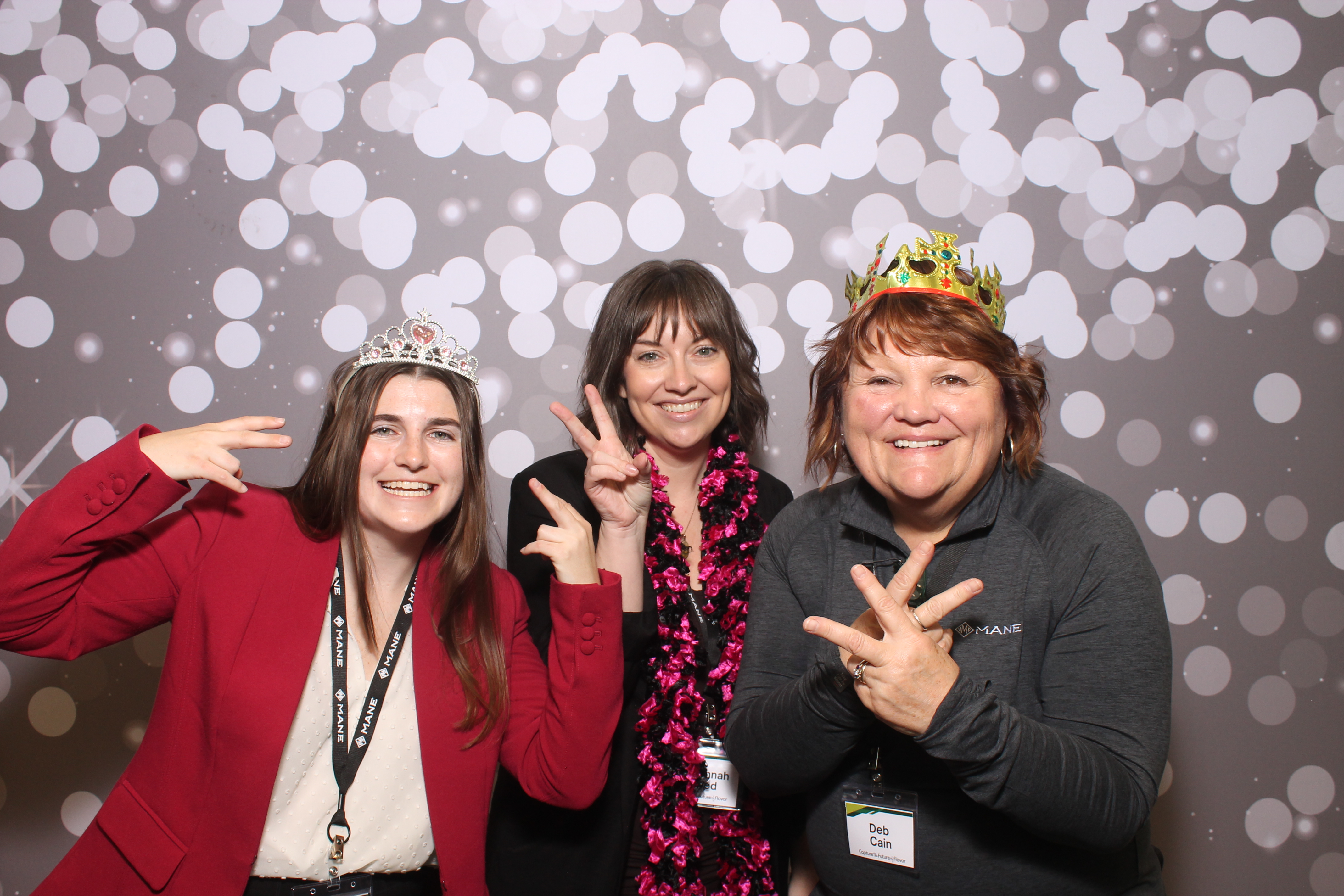 Woodlawn Customer Thurs | View more photos from the event at gallery.photoboothcincy.com/u/PhotoBoothCincy/Woodlawn-Customer-Thurs