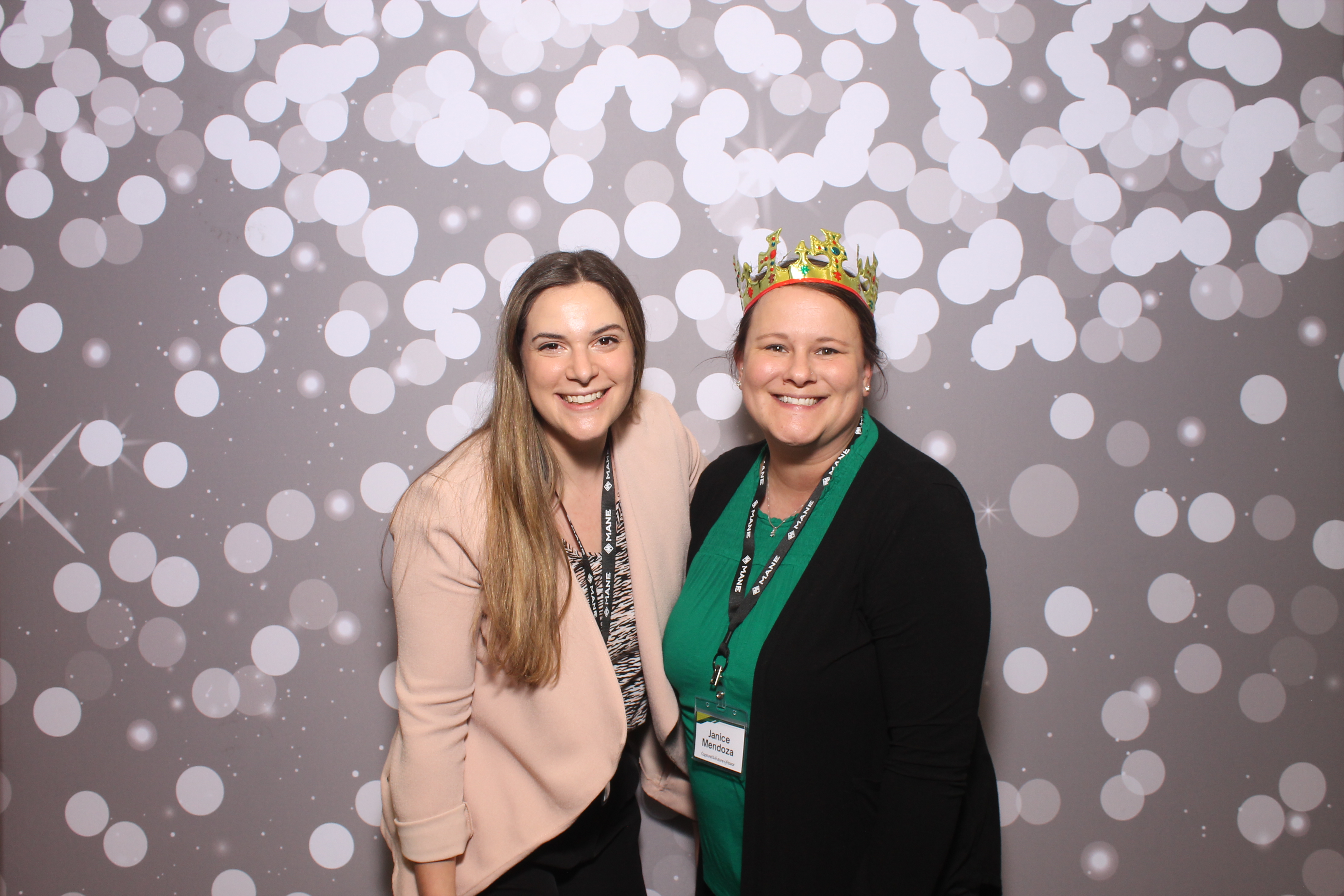 Woodlawn Customer Thurs | View more photos from the event at gallery.photoboothcincy.com/u/PhotoBoothCincy/Woodlawn-Customer-Thurs