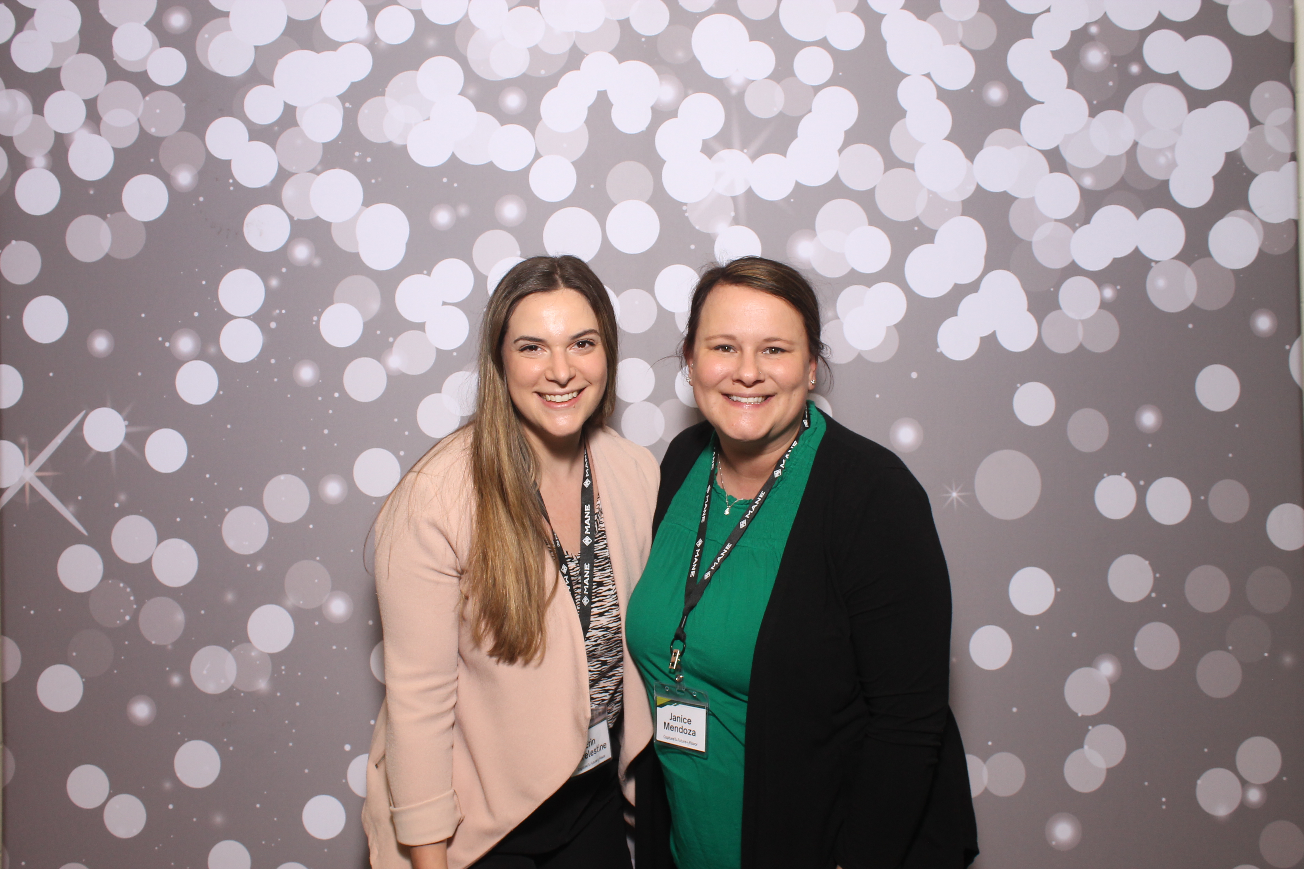 Woodlawn Customer Thurs | View more photos from the event at gallery.photoboothcincy.com/u/PhotoBoothCincy/Woodlawn-Customer-Thurs