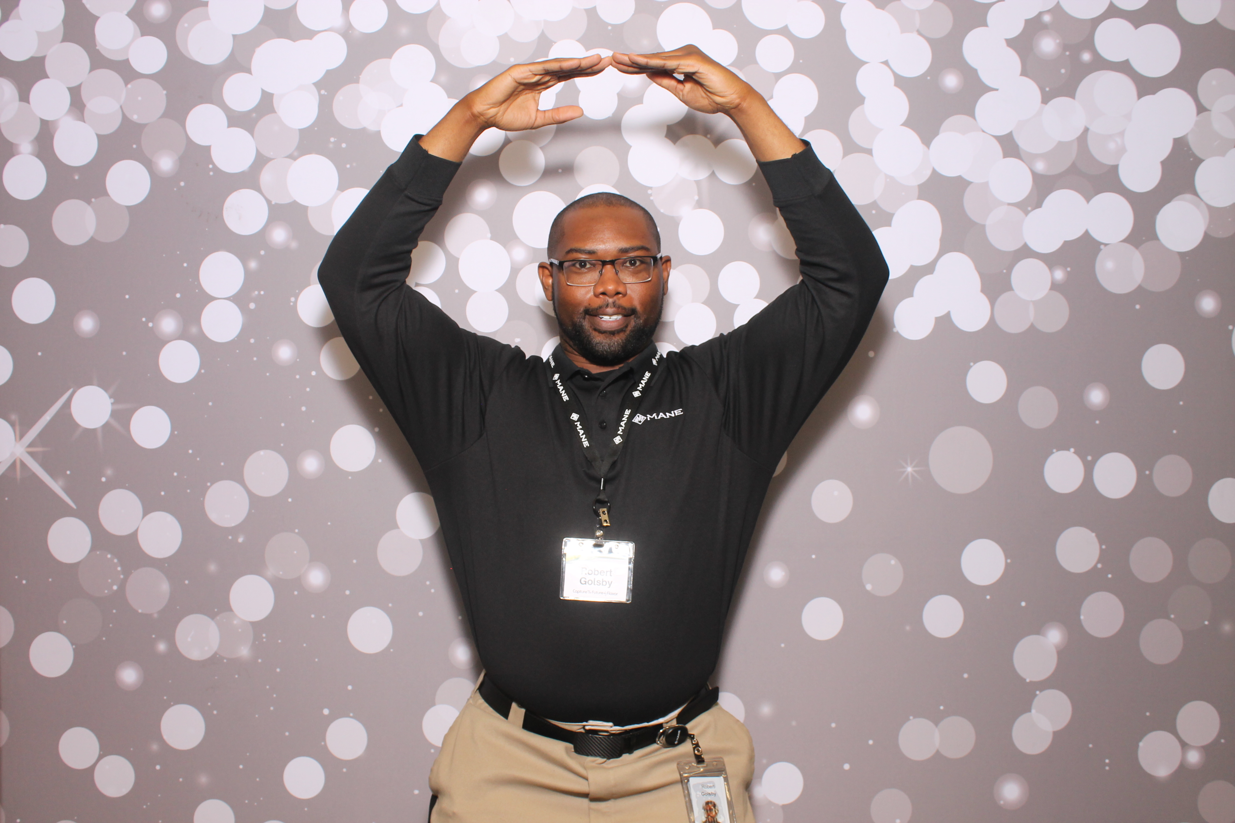 Woodlawn Customer Thurs | View more photos from the event at gallery.photoboothcincy.com/u/PhotoBoothCincy/Woodlawn-Customer-Thurs