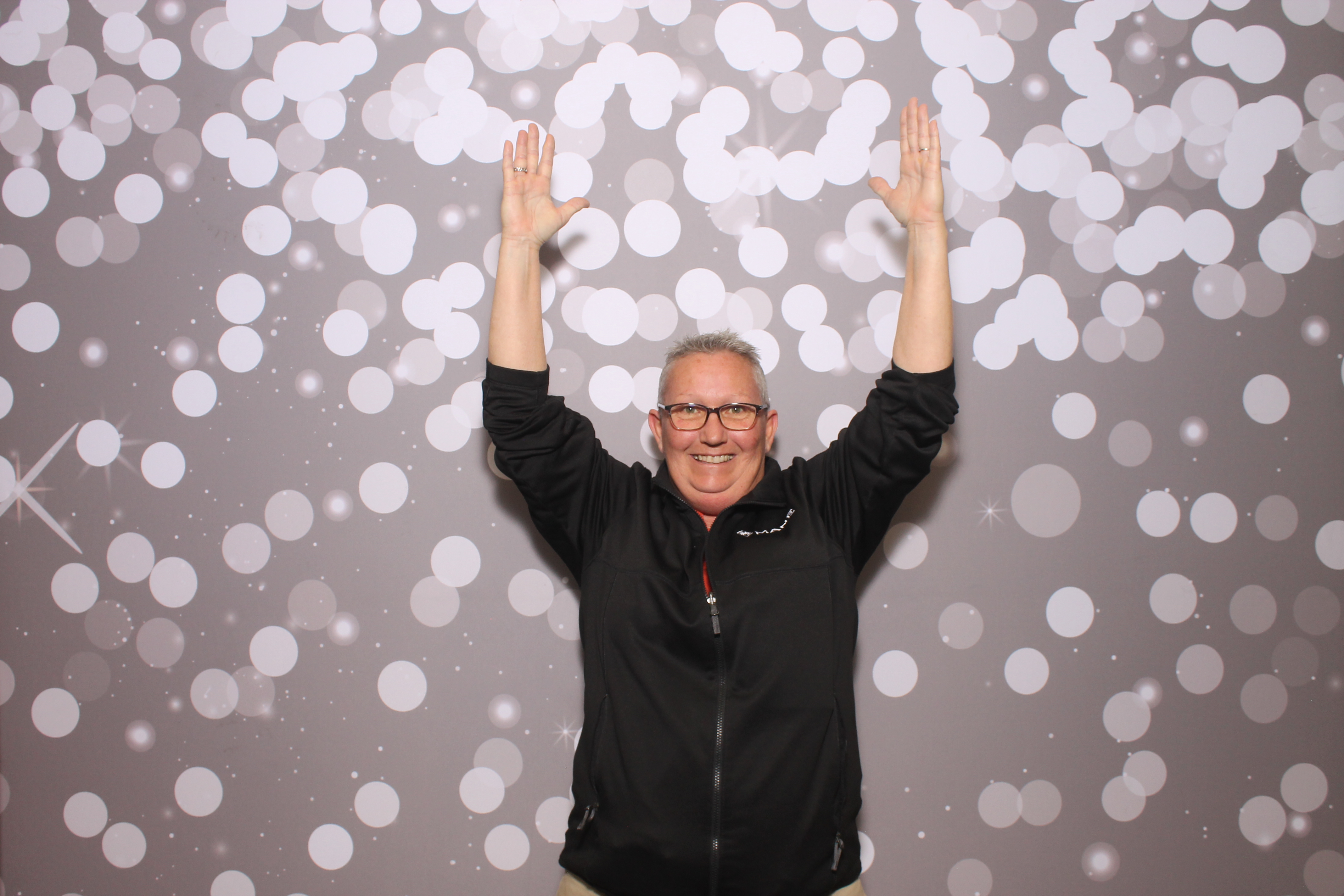 Woodlawn Customer Thurs | View more photos from the event at gallery.photoboothcincy.com/u/PhotoBoothCincy/Woodlawn-Customer-Thurs