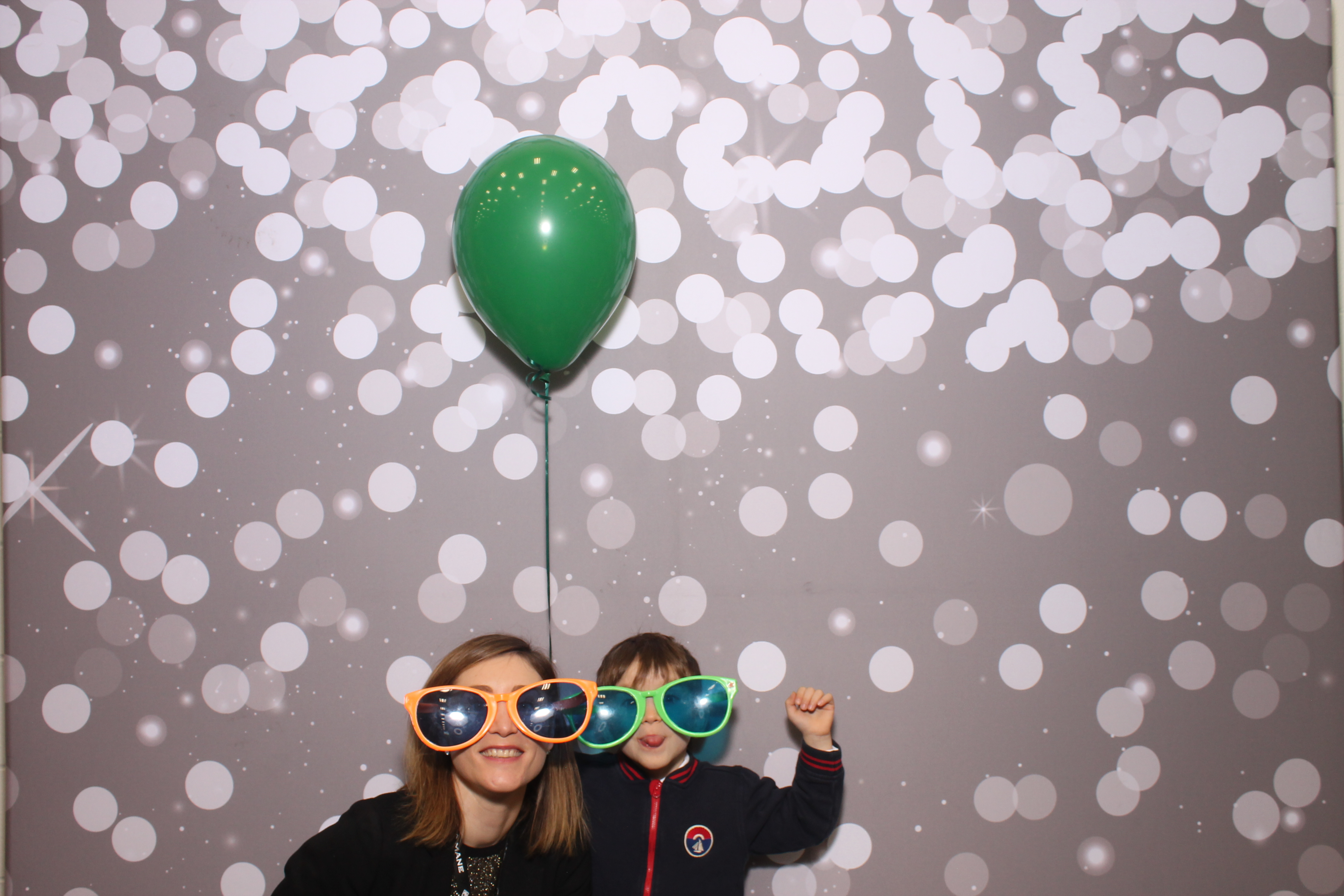 Woodlawn Customer Thurs | View more photos from the event at gallery.photoboothcincy.com/u/PhotoBoothCincy/Woodlawn-Customer-Thurs