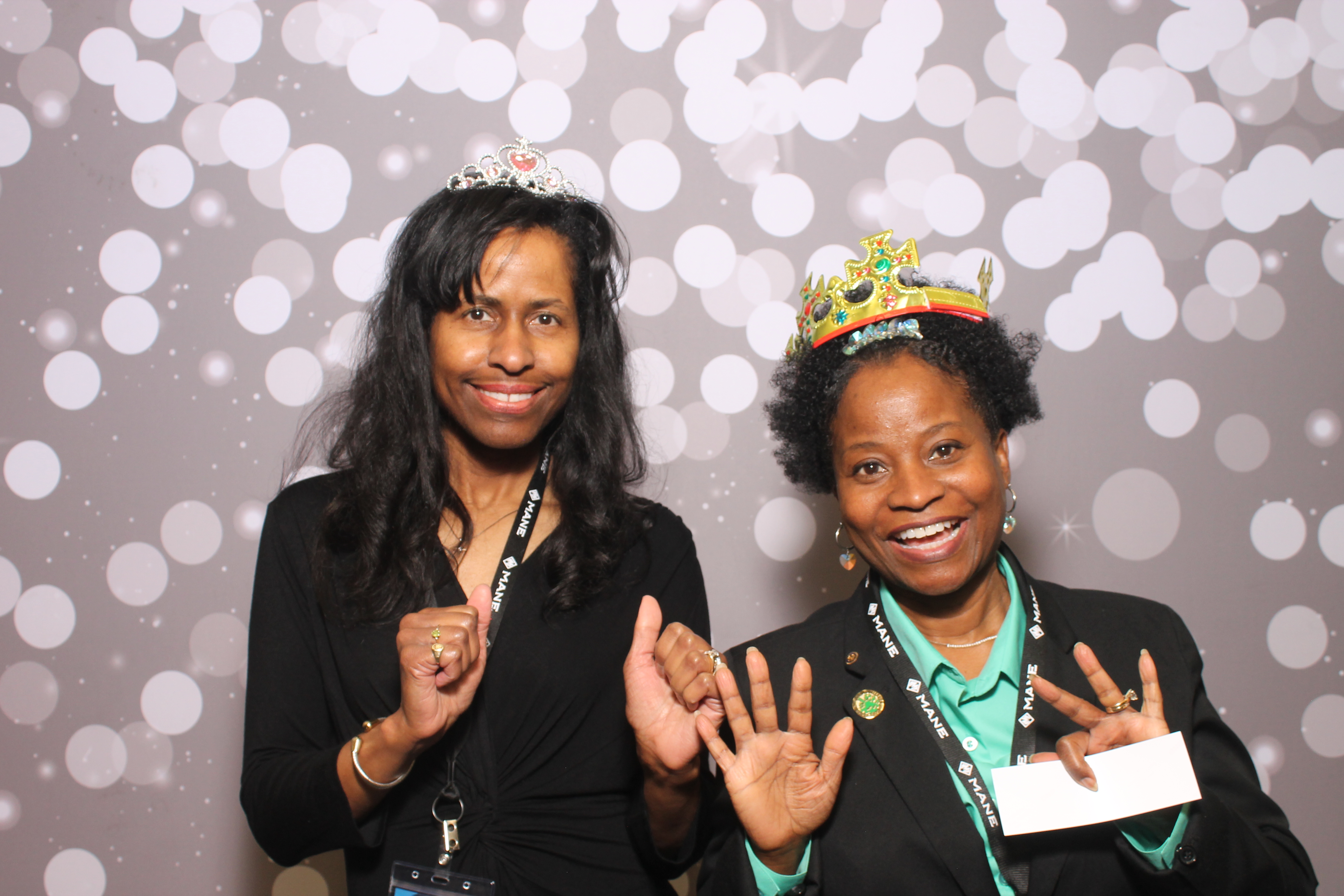 Woodlawn Customer Thurs | View more photos from the event at gallery.photoboothcincy.com/u/PhotoBoothCincy/Woodlawn-Customer-Thurs