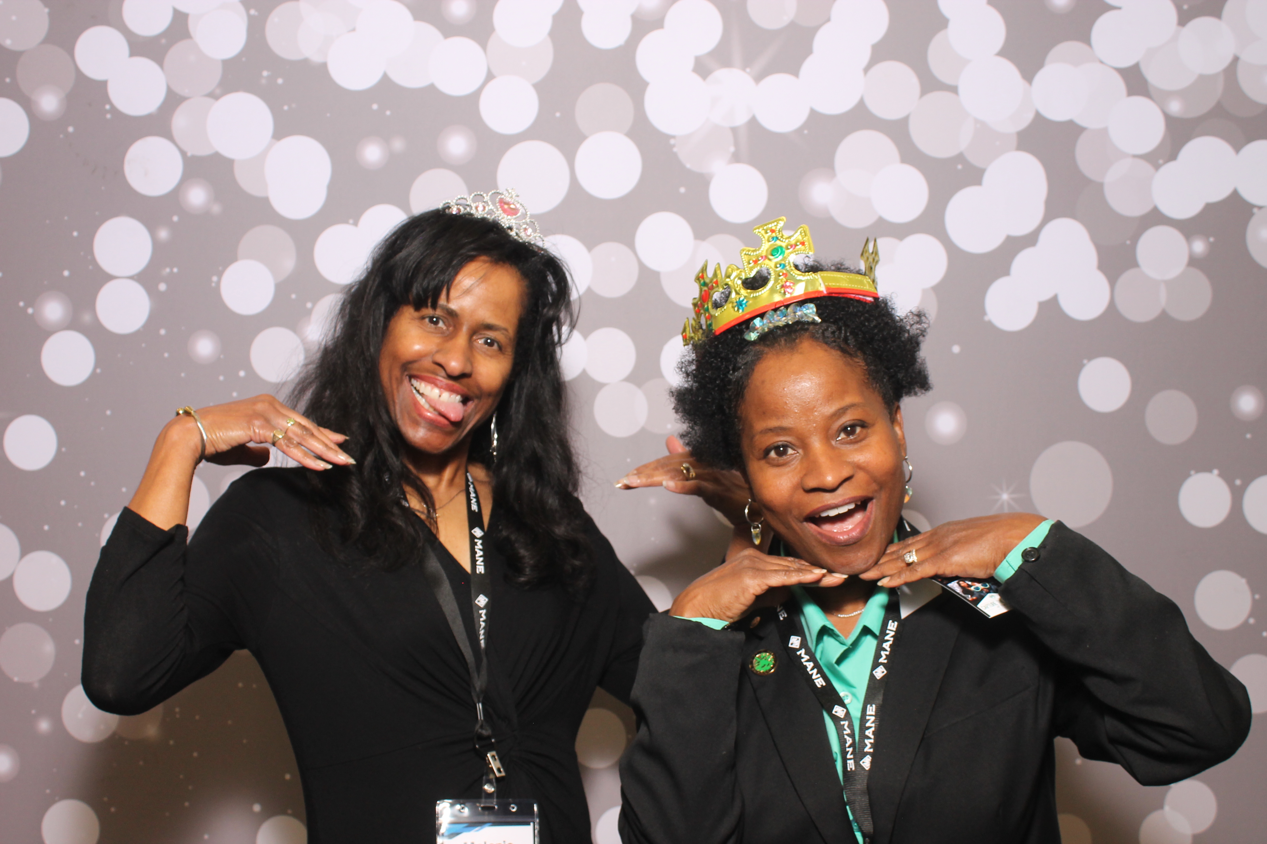 Woodlawn Customer Thurs | View more photos from the event at gallery.photoboothcincy.com/u/PhotoBoothCincy/Woodlawn-Customer-Thurs