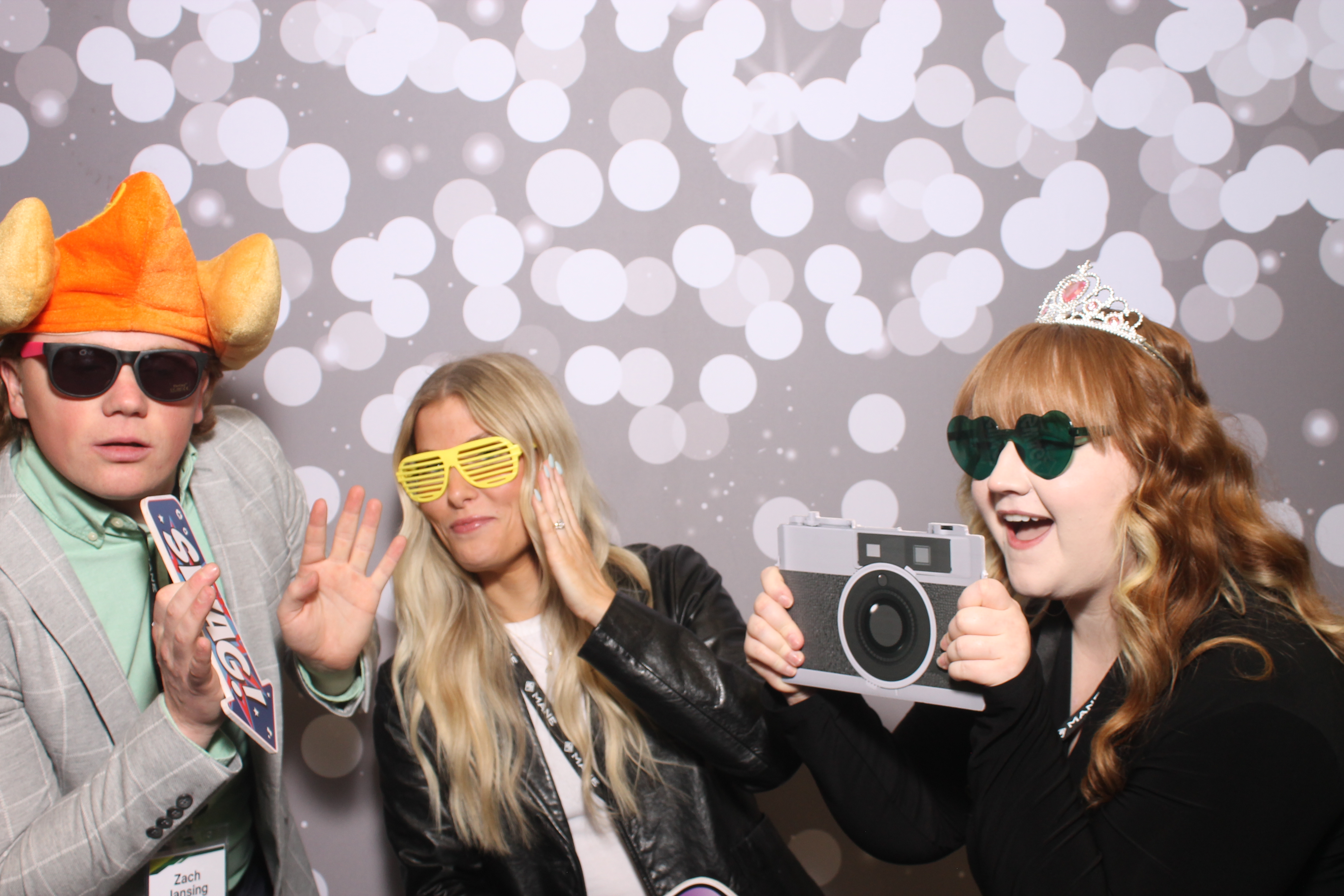 Woodlawn Customer Thurs | View more photos from the event at gallery.photoboothcincy.com/u/PhotoBoothCincy/Woodlawn-Customer-Thurs