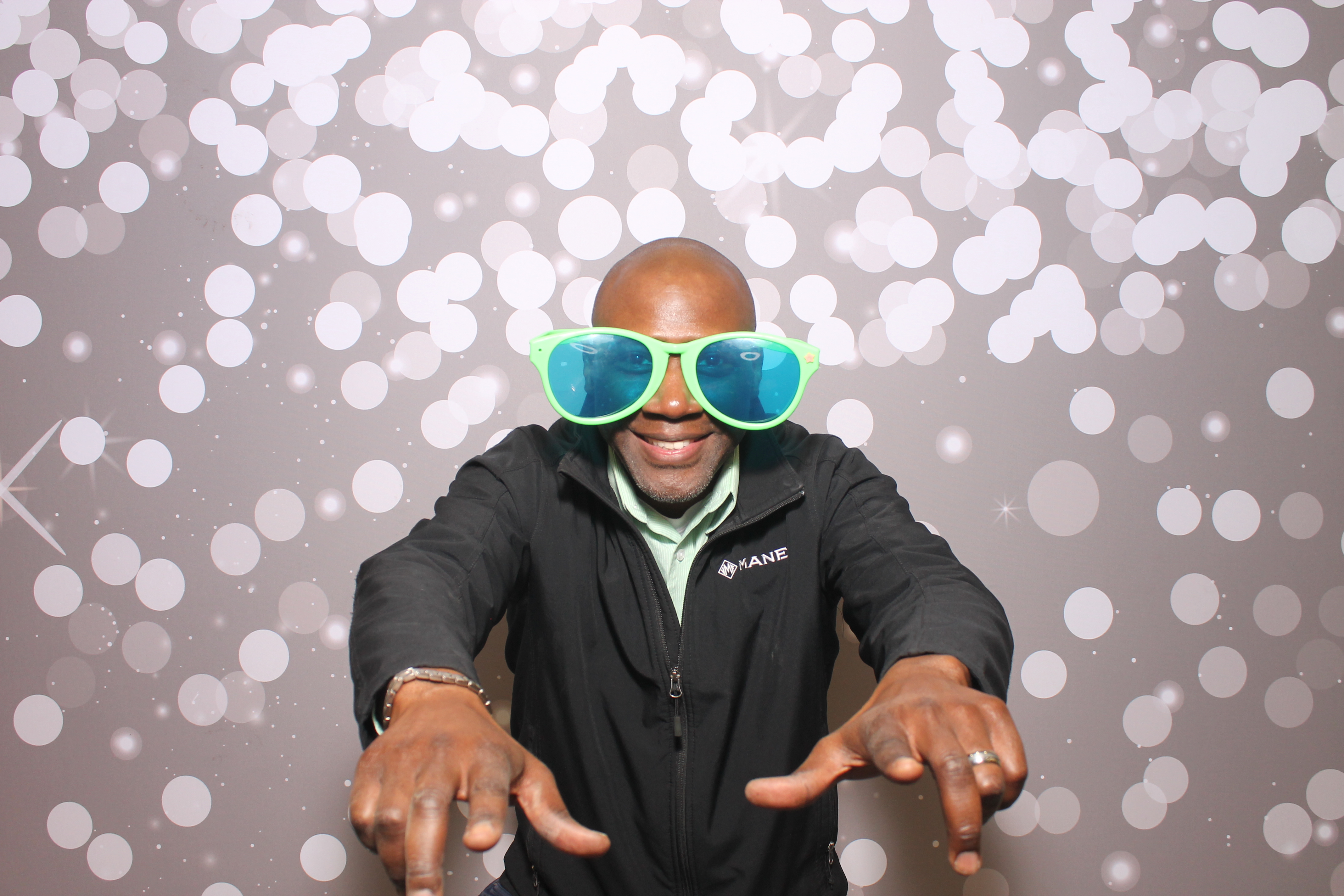 Woodlawn Employee Wed | View more photos from the event at gallery.photoboothcincy.com/u/PhotoBoothCincy/Woodlawn-Employee-Wed