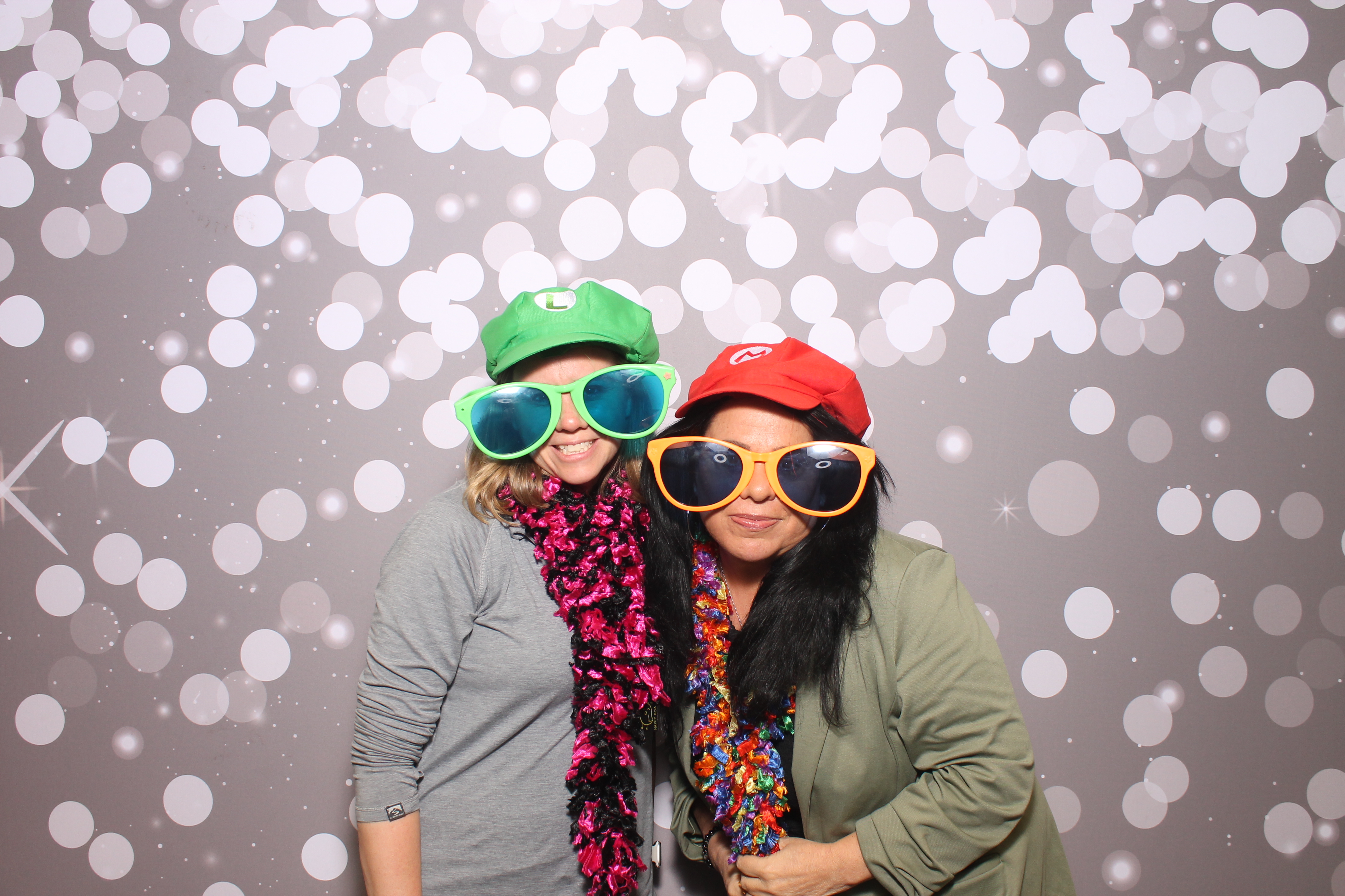 Woodlawn Employee Wed | View more photos from the event at gallery.photoboothcincy.com/u/PhotoBoothCincy/Woodlawn-Employee-Wed