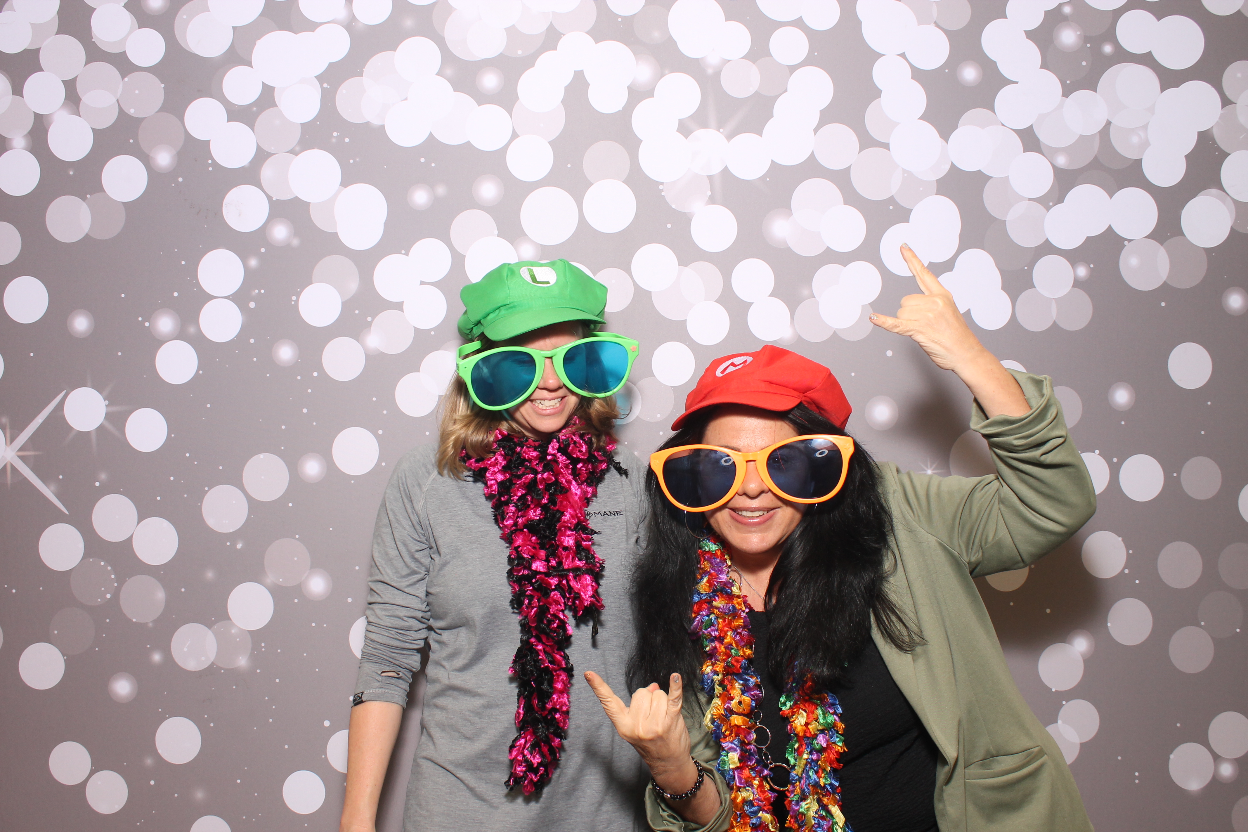 Woodlawn Employee Wed | View more photos from the event at gallery.photoboothcincy.com/u/PhotoBoothCincy/Woodlawn-Employee-Wed