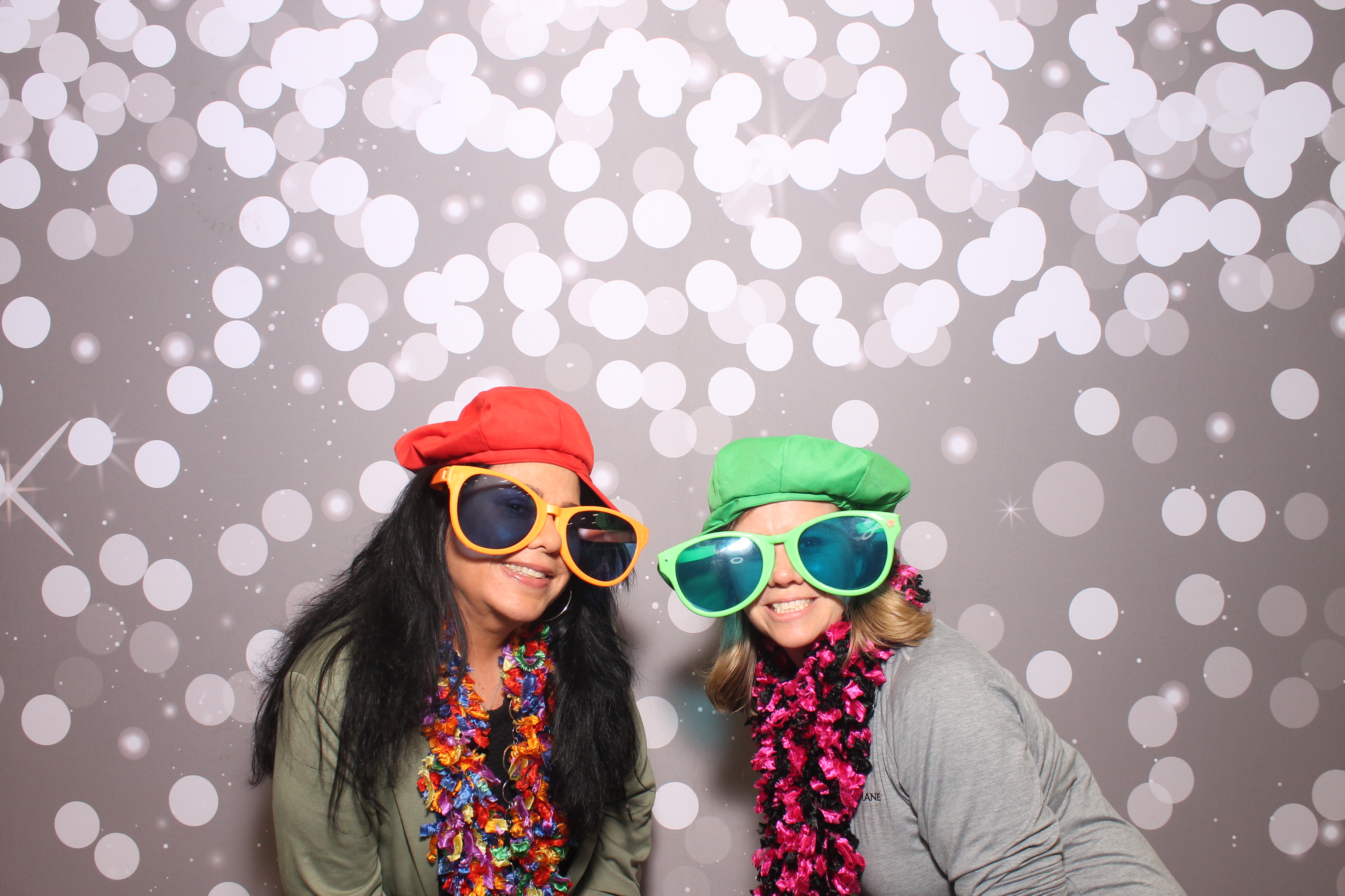 Woodlawn Employee Wed | View more photos from the event at gallery.photoboothcincy.com/u/PhotoBoothCincy/Woodlawn-Employee-Wed