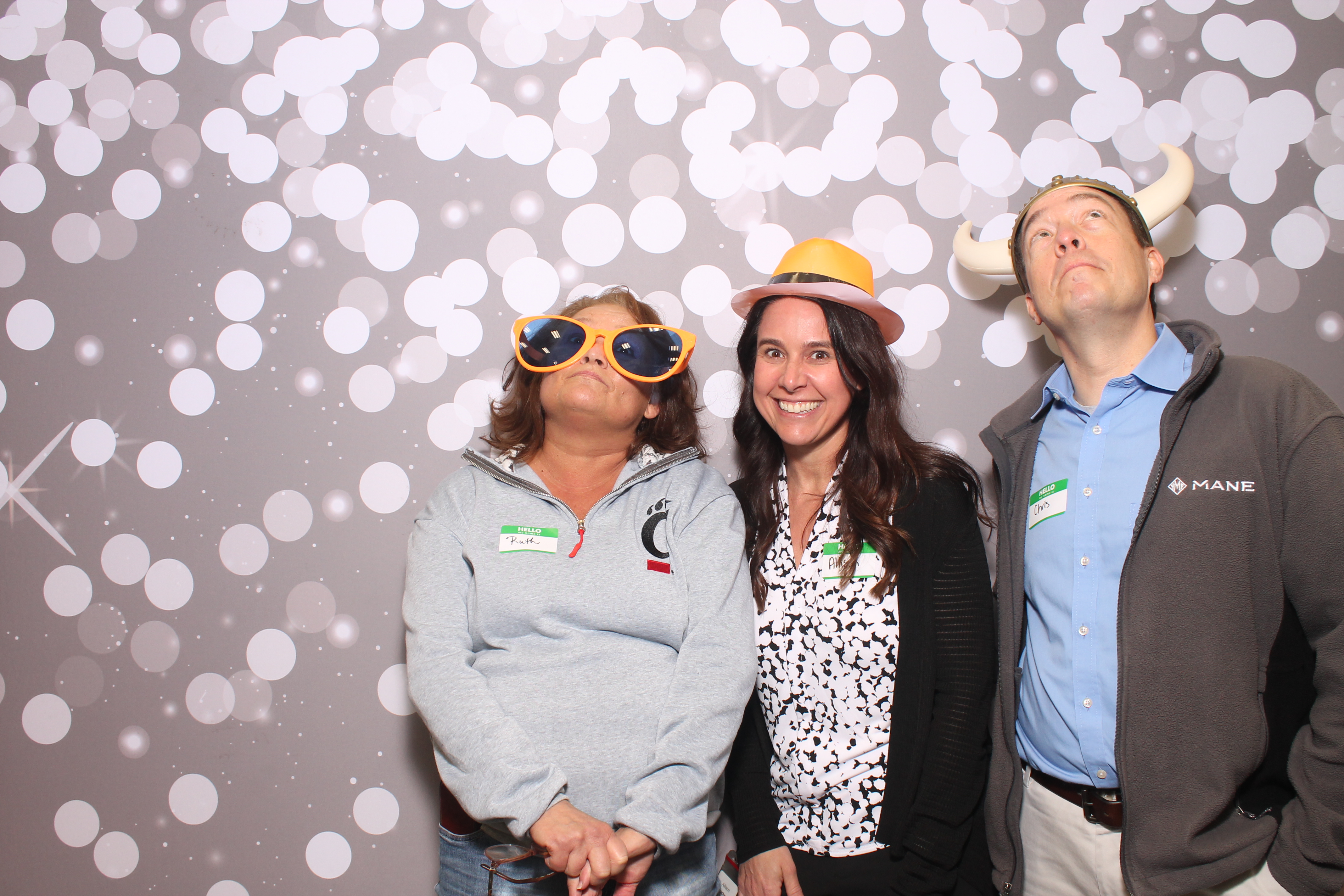 Woodlawn Employee Wed | View more photos from the event at gallery.photoboothcincy.com/u/PhotoBoothCincy/Woodlawn-Employee-Wed