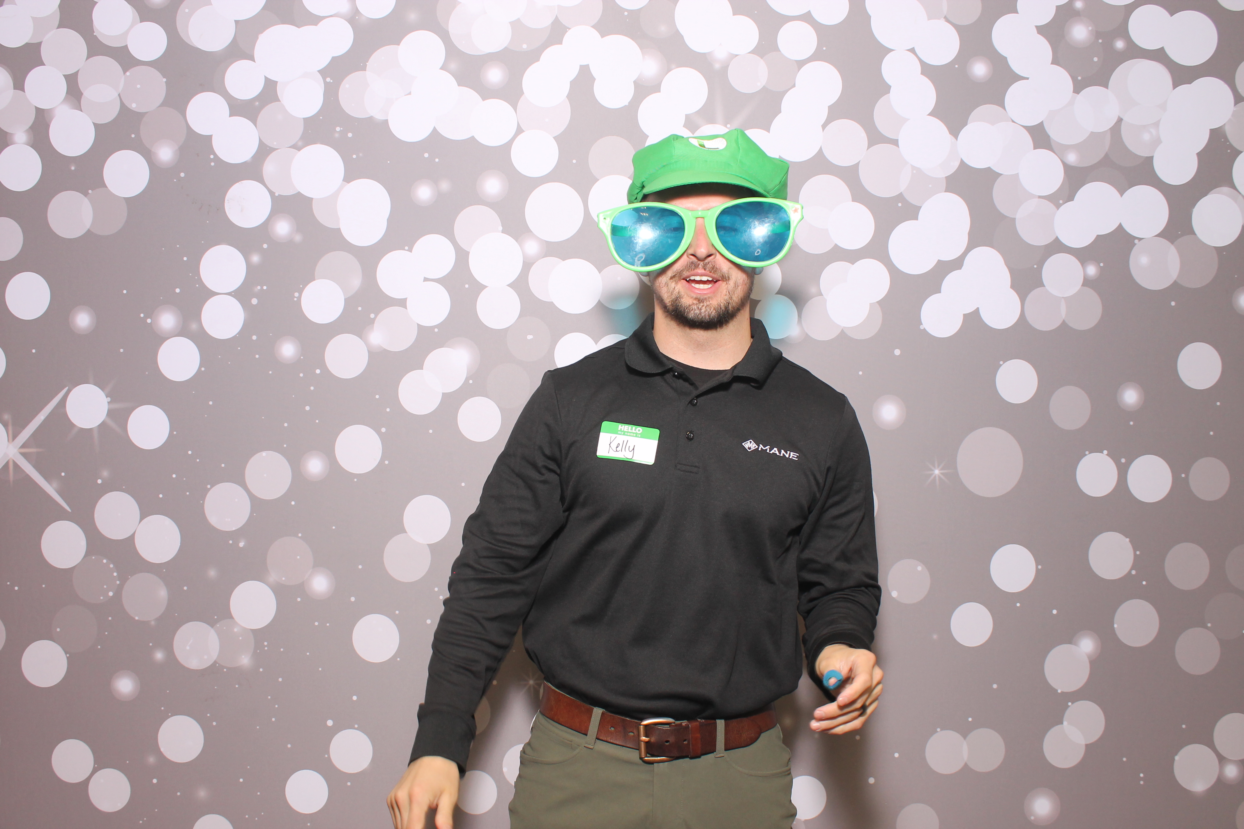 Woodlawn Employee Wed | View more photos from the event at gallery.photoboothcincy.com/u/PhotoBoothCincy/Woodlawn-Employee-Wed