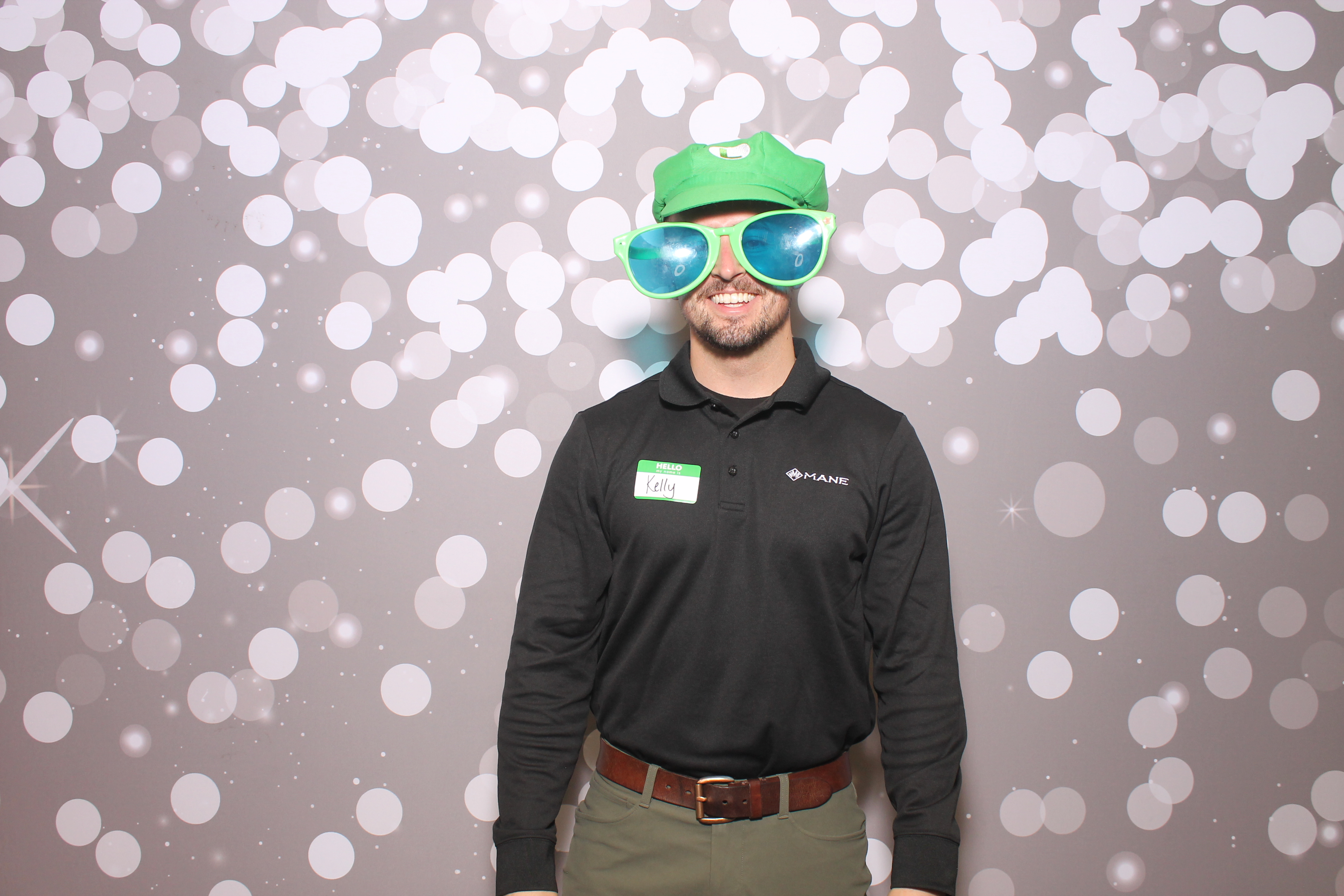 Woodlawn Employee Wed | View more photos from the event at gallery.photoboothcincy.com/u/PhotoBoothCincy/Woodlawn-Employee-Wed