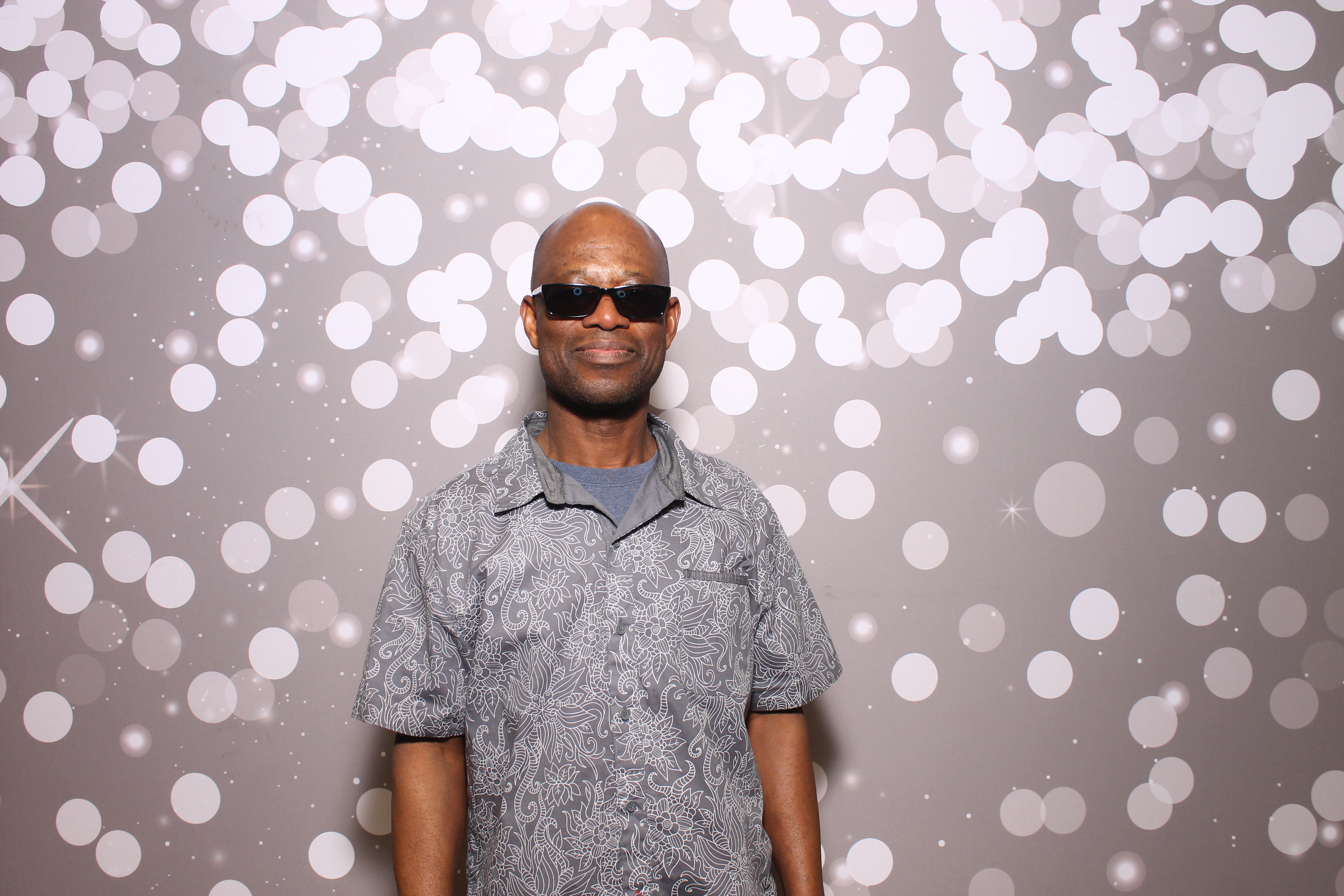 Woodlawn Employee Wed | View more photos from the event at gallery.photoboothcincy.com/u/PhotoBoothCincy/Woodlawn-Employee-Wed