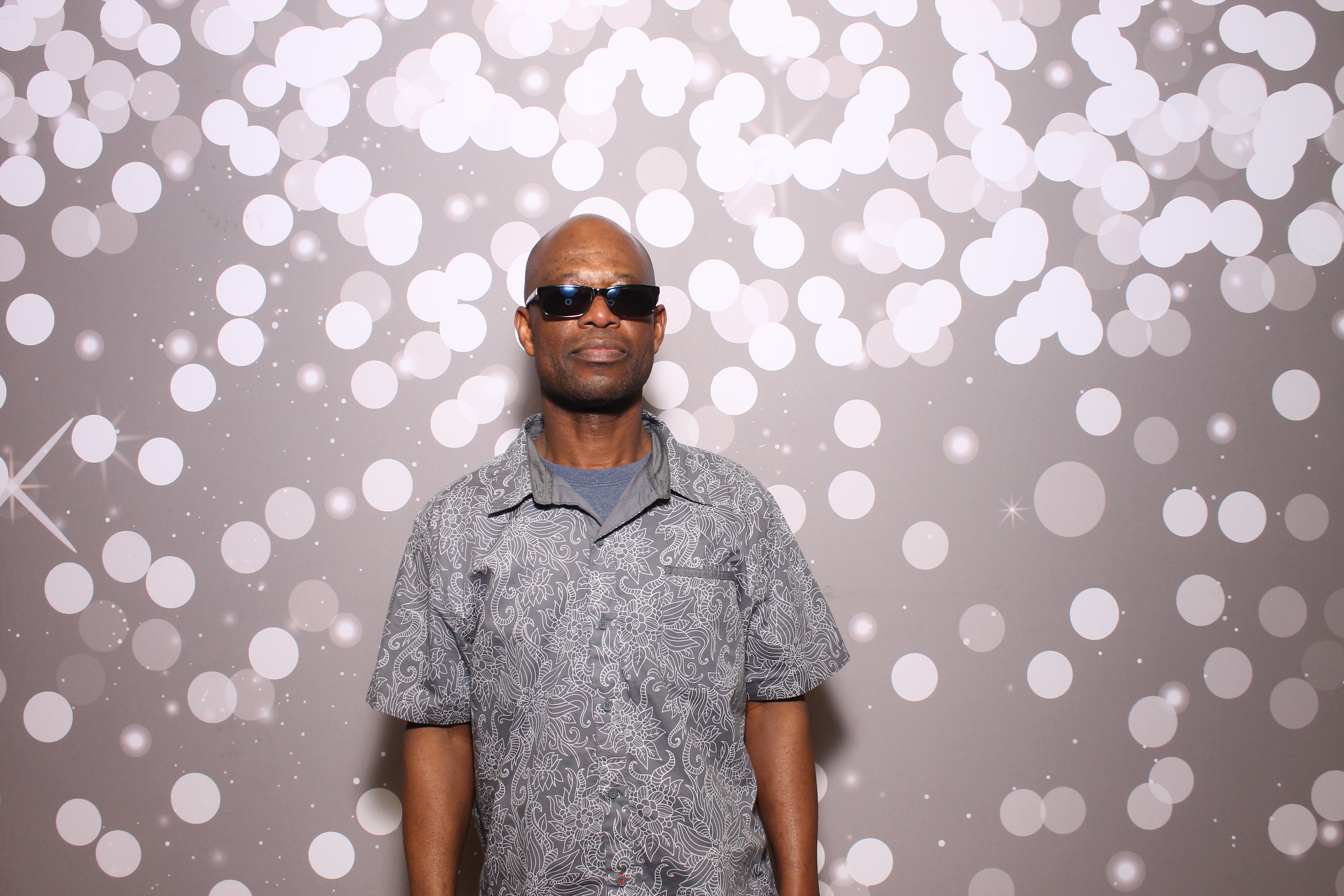 Woodlawn Employee Wed | View more photos from the event at gallery.photoboothcincy.com/u/PhotoBoothCincy/Woodlawn-Employee-Wed