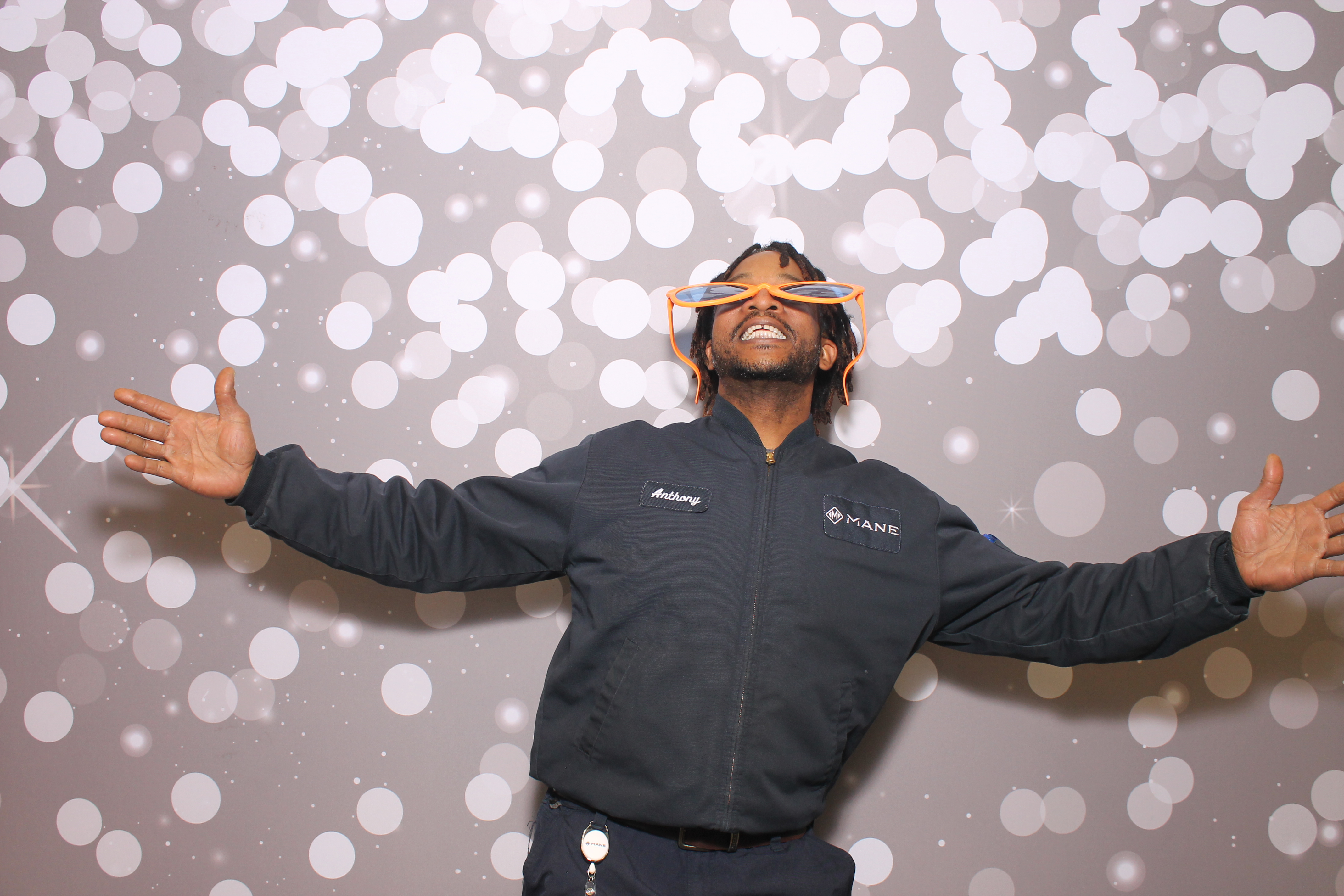 Woodlawn Employee Wed | View more photos from the event at gallery.photoboothcincy.com/u/PhotoBoothCincy/Woodlawn-Employee-Wed