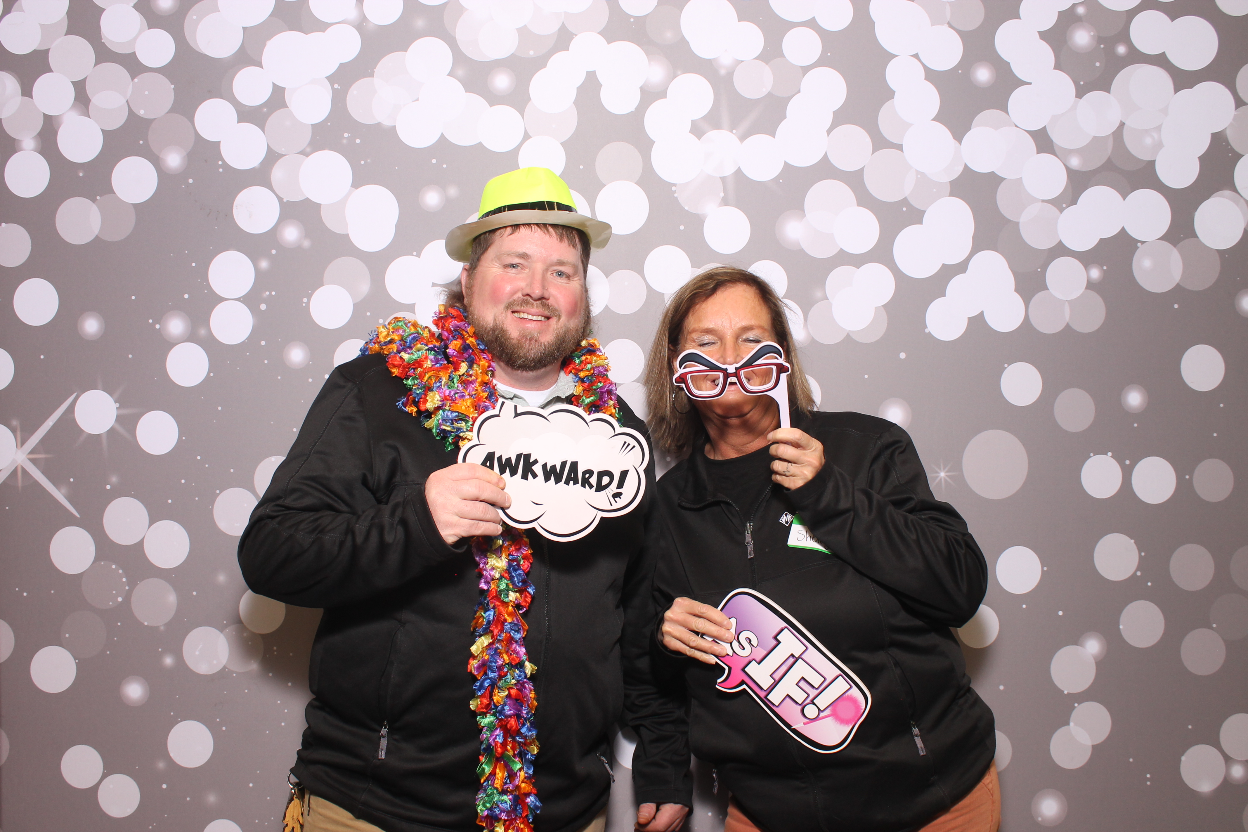 Woodlawn Employee Wed | View more photos from the event at gallery.photoboothcincy.com/u/PhotoBoothCincy/Woodlawn-Employee-Wed
