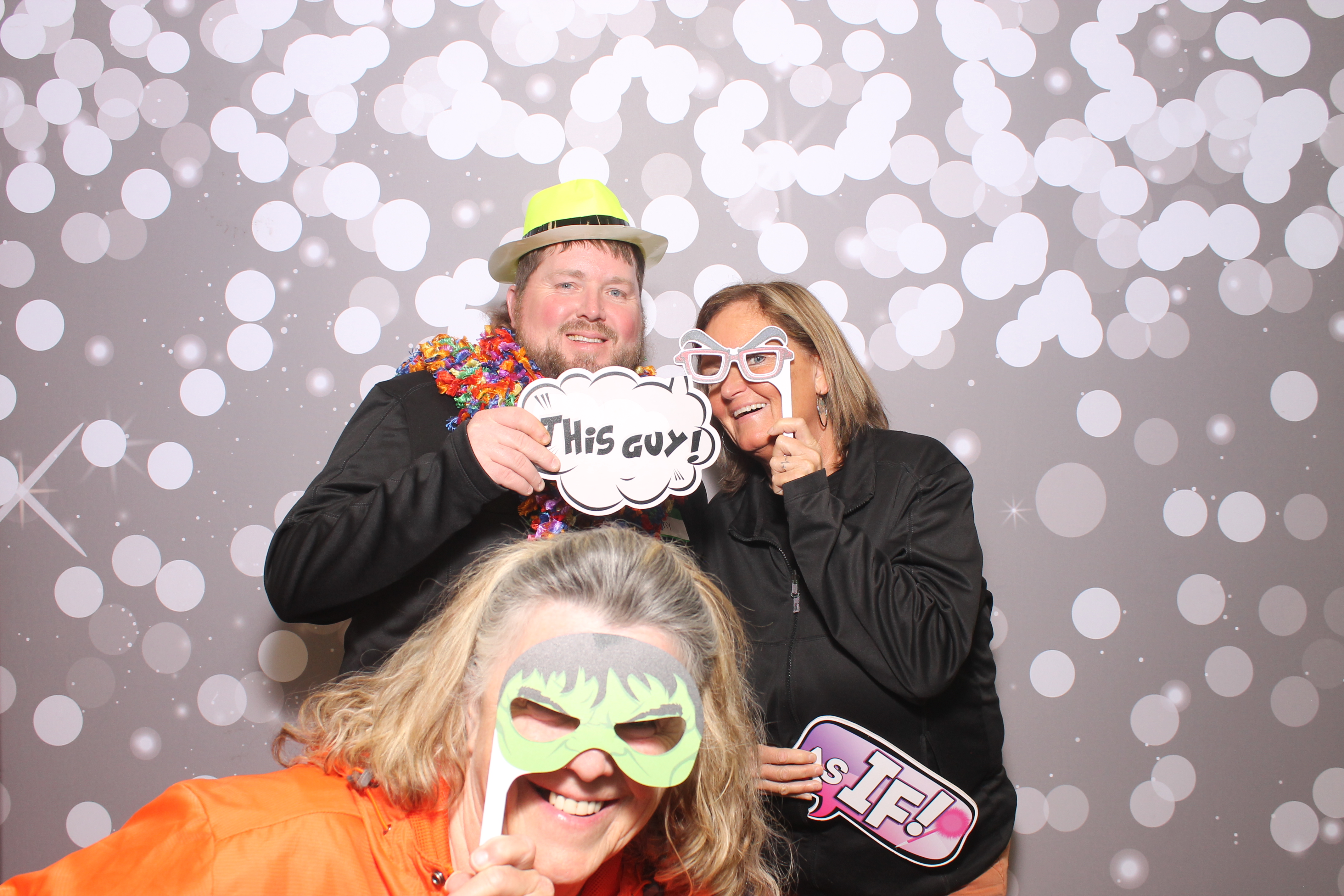 Woodlawn Employee Wed | View more photos from the event at gallery.photoboothcincy.com/u/PhotoBoothCincy/Woodlawn-Employee-Wed