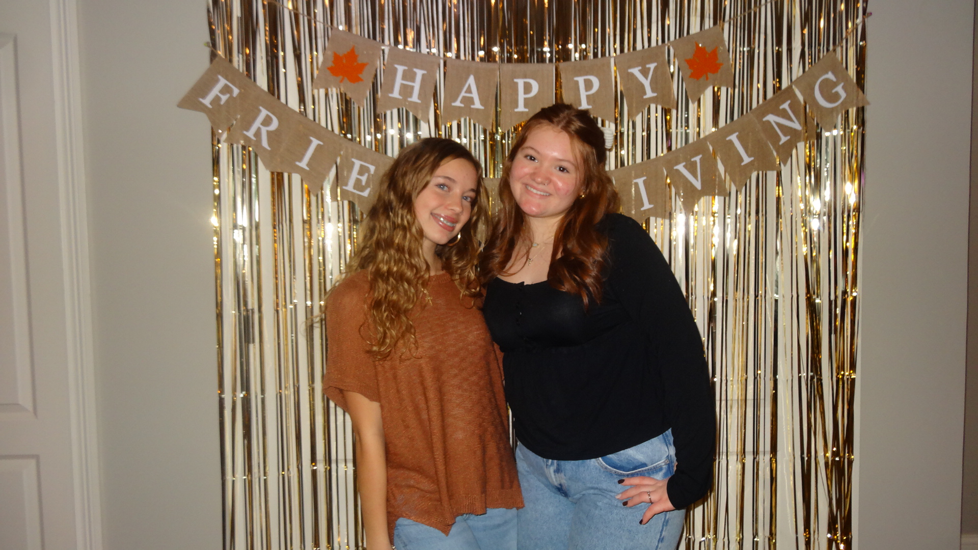 friendsgiving | View more photos from the event at gallery.photoboothcincy.com/u/PhotoBoothCincy/friendsgiving
