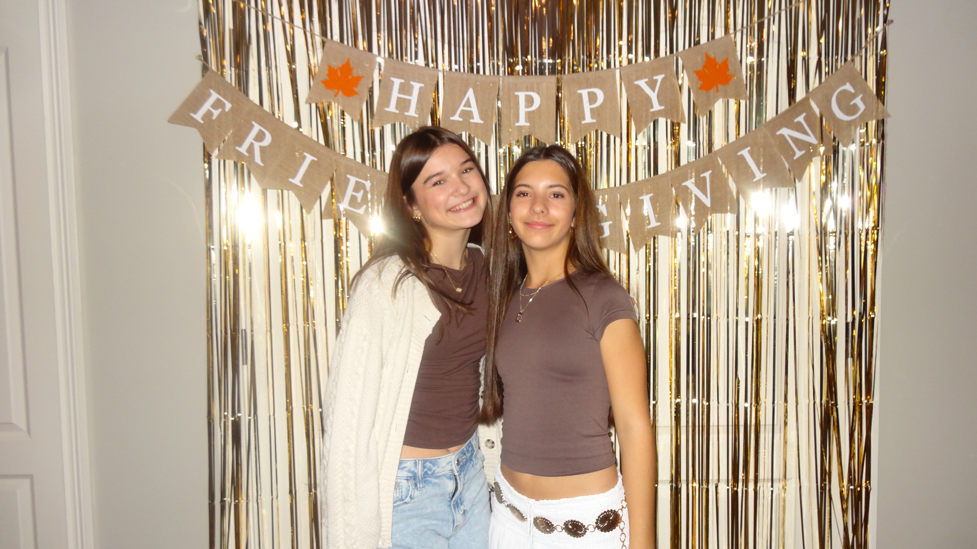 friendsgiving | View more photos from the event at gallery.photoboothcincy.com/u/PhotoBoothCincy/friendsgiving