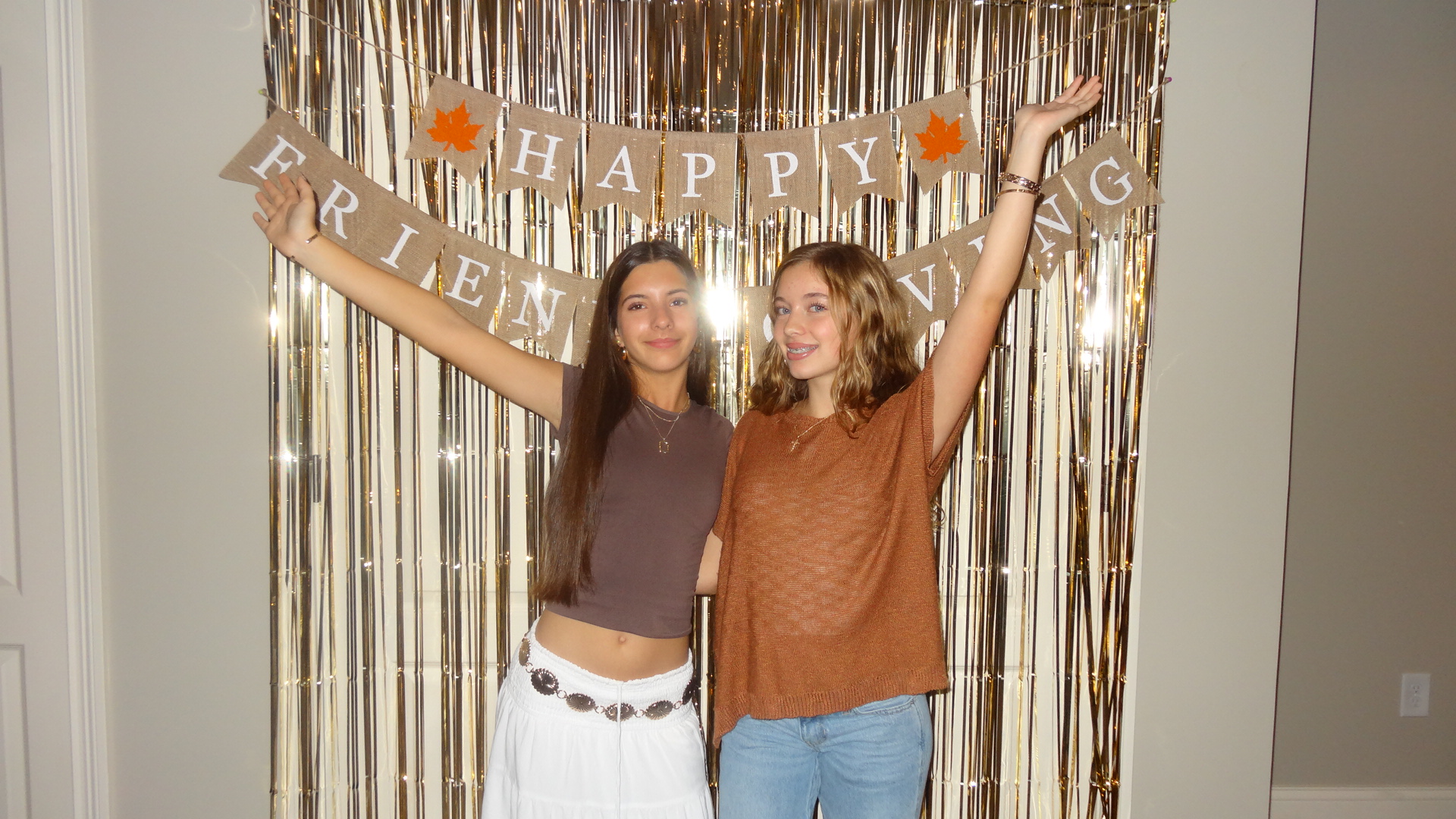 friendsgiving | View more photos from the event at gallery.photoboothcincy.com/u/PhotoBoothCincy/friendsgiving
