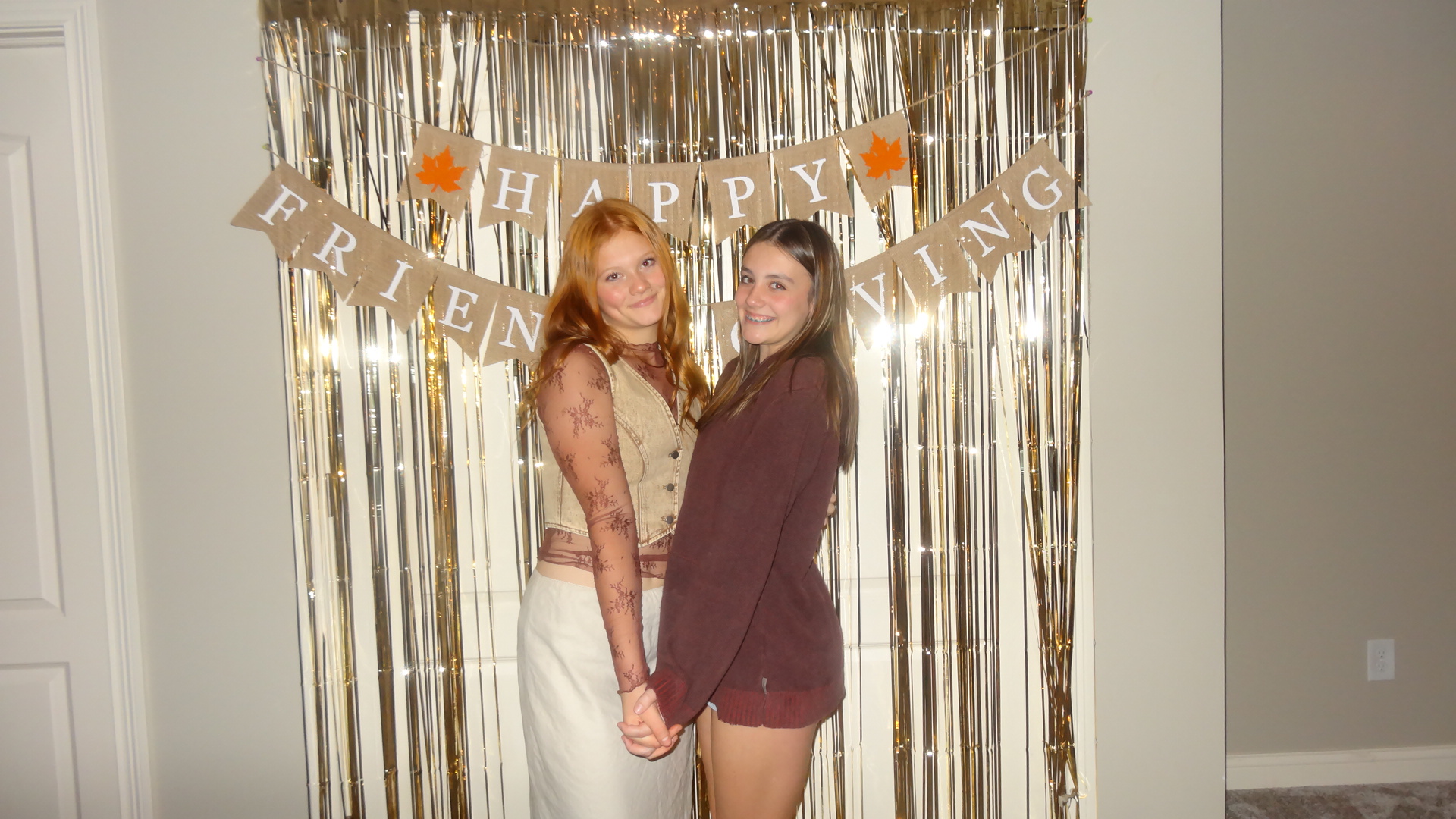 friendsgiving | View more photos from the event at gallery.photoboothcincy.com/u/PhotoBoothCincy/friendsgiving