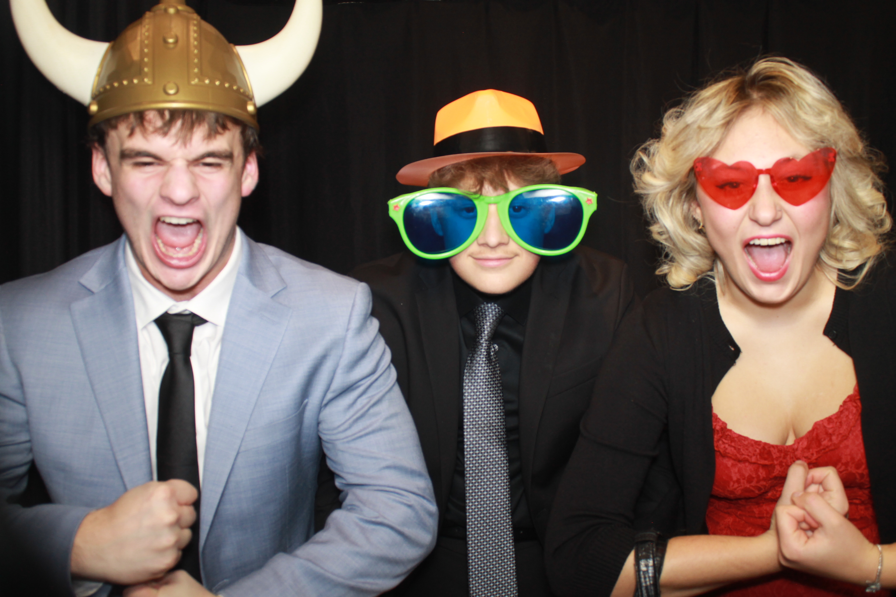 mackenzie and jacobs wedding | View more photos from the event at gallery.photoboothcincy.com/u/PhotoBoothCincy/mackenzie-and-jacobs-wedding