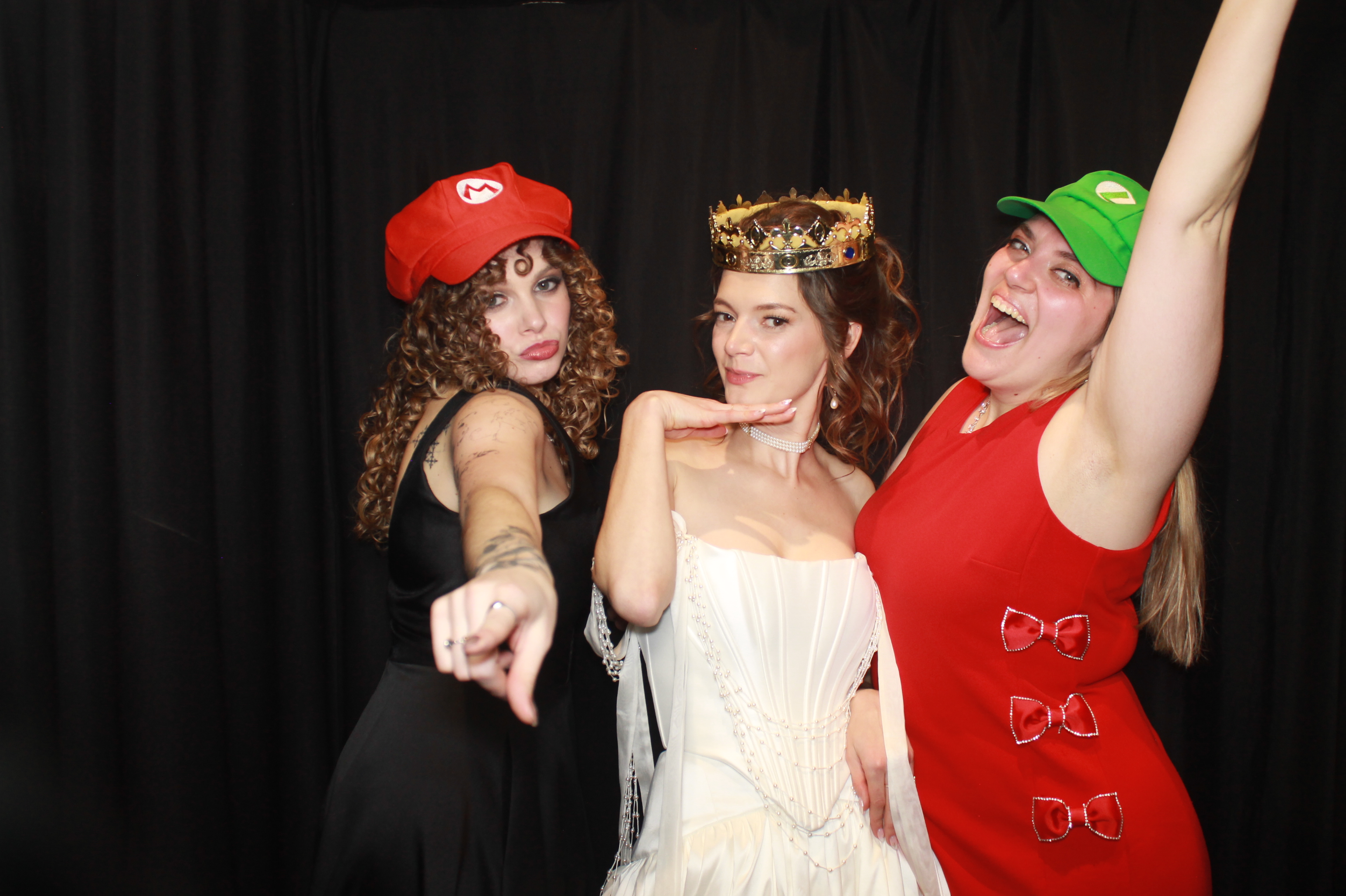 mackenzie and jacobs wedding | View more photos from the event at gallery.photoboothcincy.com/u/PhotoBoothCincy/mackenzie-and-jacobs-wedding