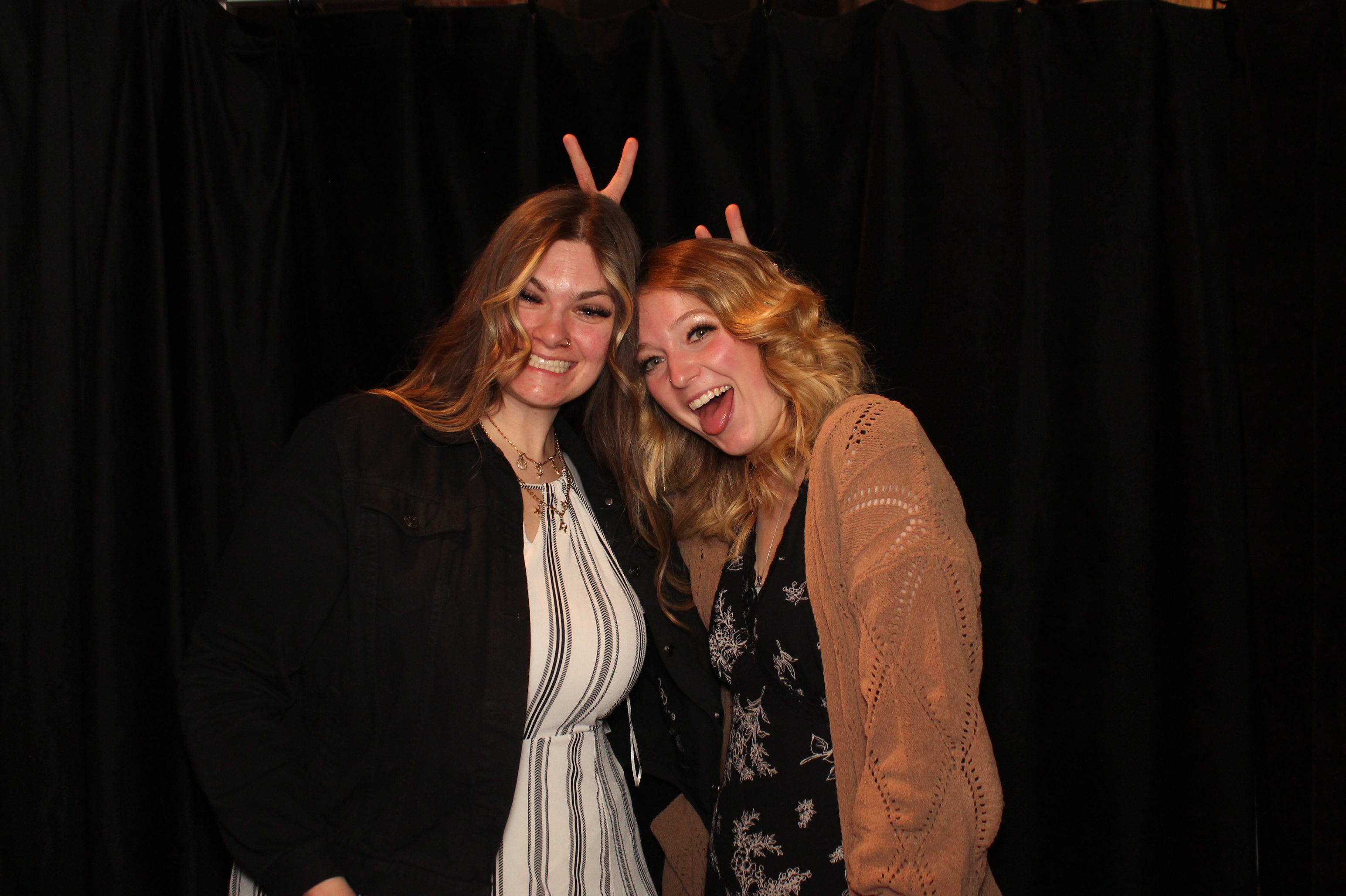 rudler holiday party | View more photos from the event at gallery.photoboothcincy.com/u/PhotoBoothCincy/rudler-holiday-party