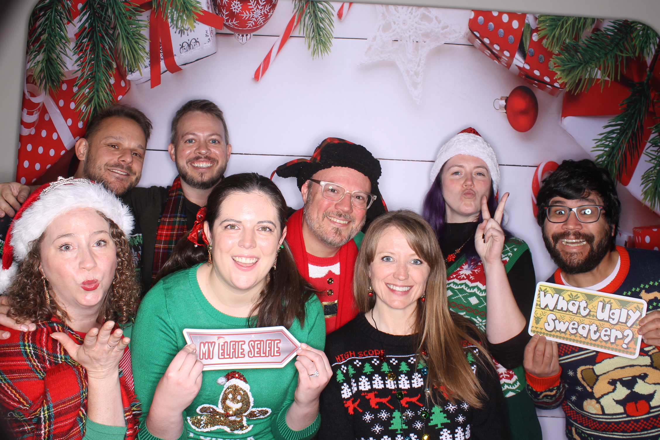 schueler group Christmas lunch | View more photos from the event at gallery.photoboothcincy.com/u/PhotoBoothCincy/schueler-group-Christmas-lunch