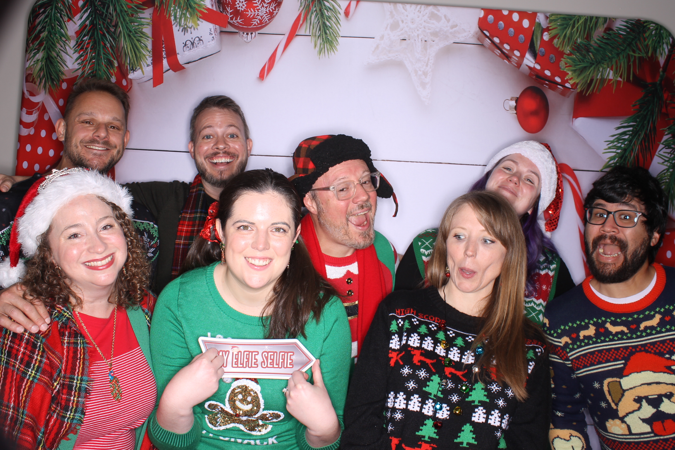 schueler group Christmas lunch | View more photos from the event at gallery.photoboothcincy.com/u/PhotoBoothCincy/schueler-group-Christmas-lunch