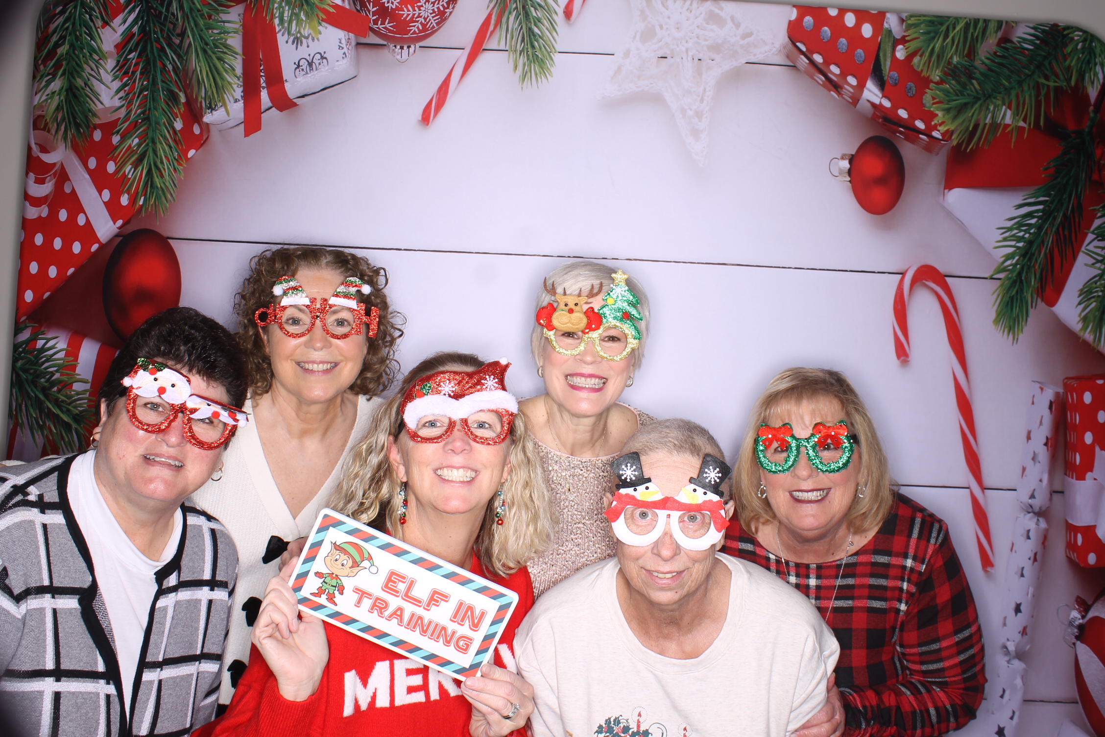 schueler group Christmas lunch | View more photos from the event at gallery.photoboothcincy.com/u/PhotoBoothCincy/schueler-group-Christmas-lunch
