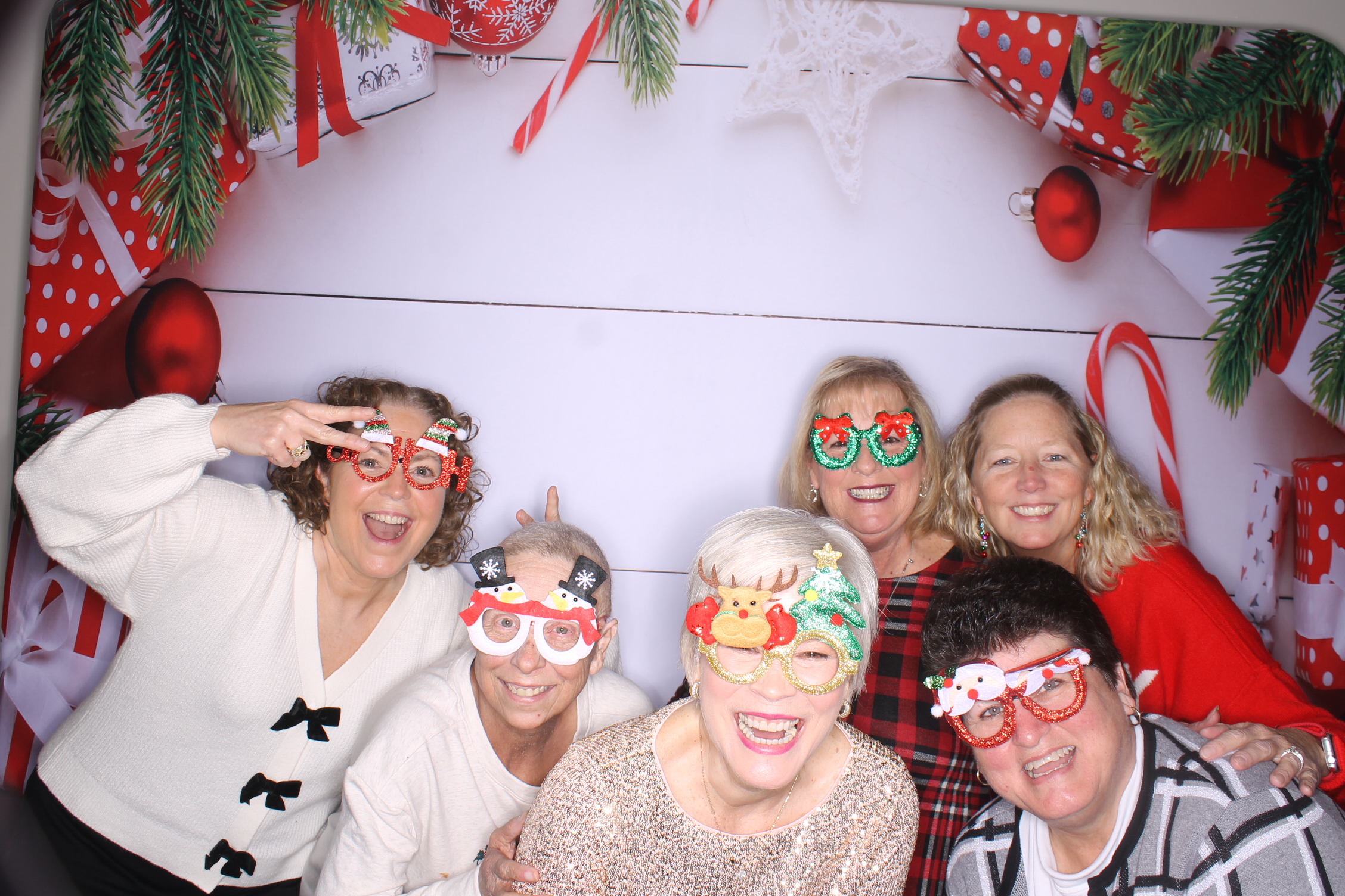 schueler group Christmas lunch | View more photos from the event at gallery.photoboothcincy.com/u/PhotoBoothCincy/schueler-group-Christmas-lunch