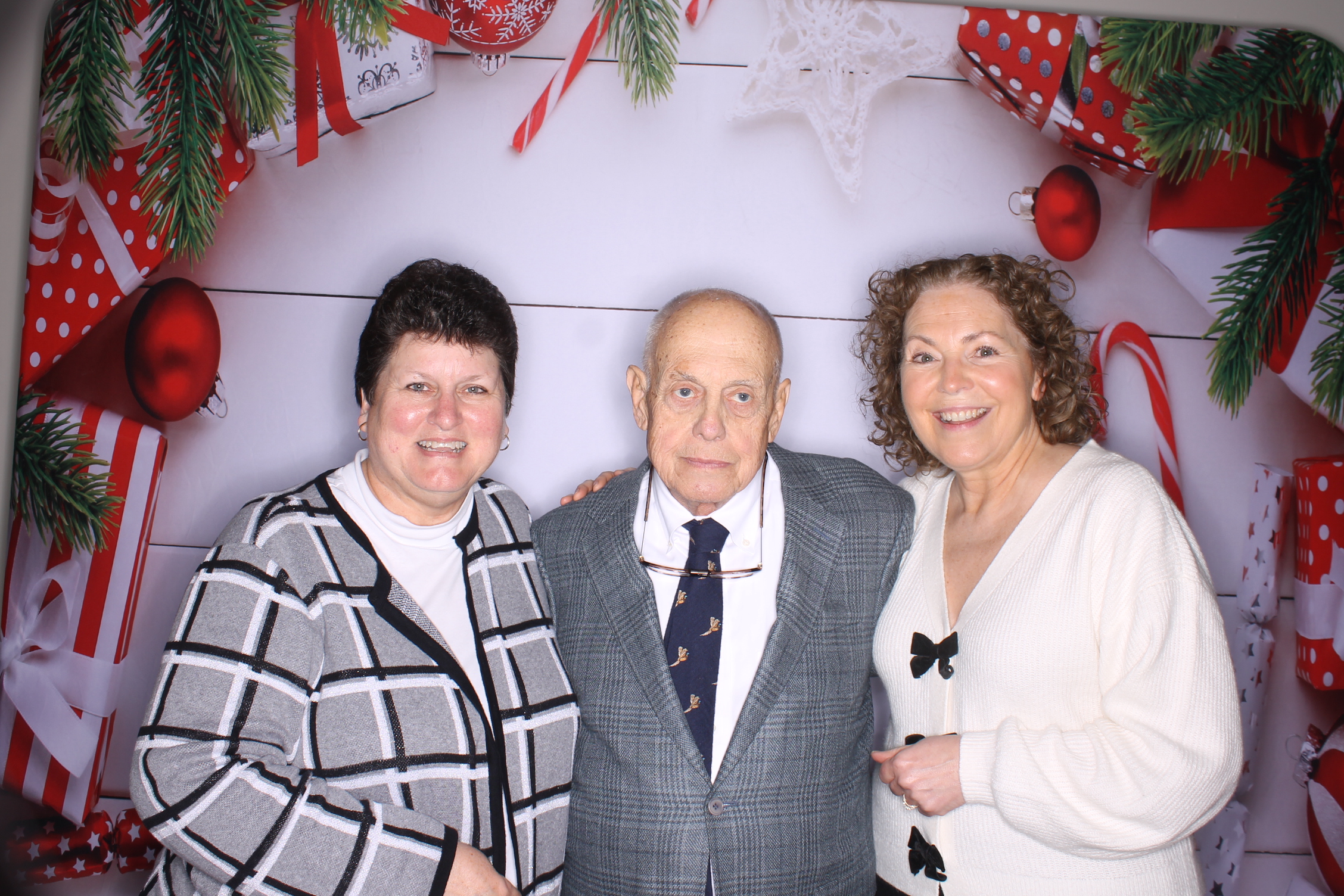 schueler group Christmas lunch | View more photos from the event at gallery.photoboothcincy.com/u/PhotoBoothCincy/schueler-group-Christmas-lunch