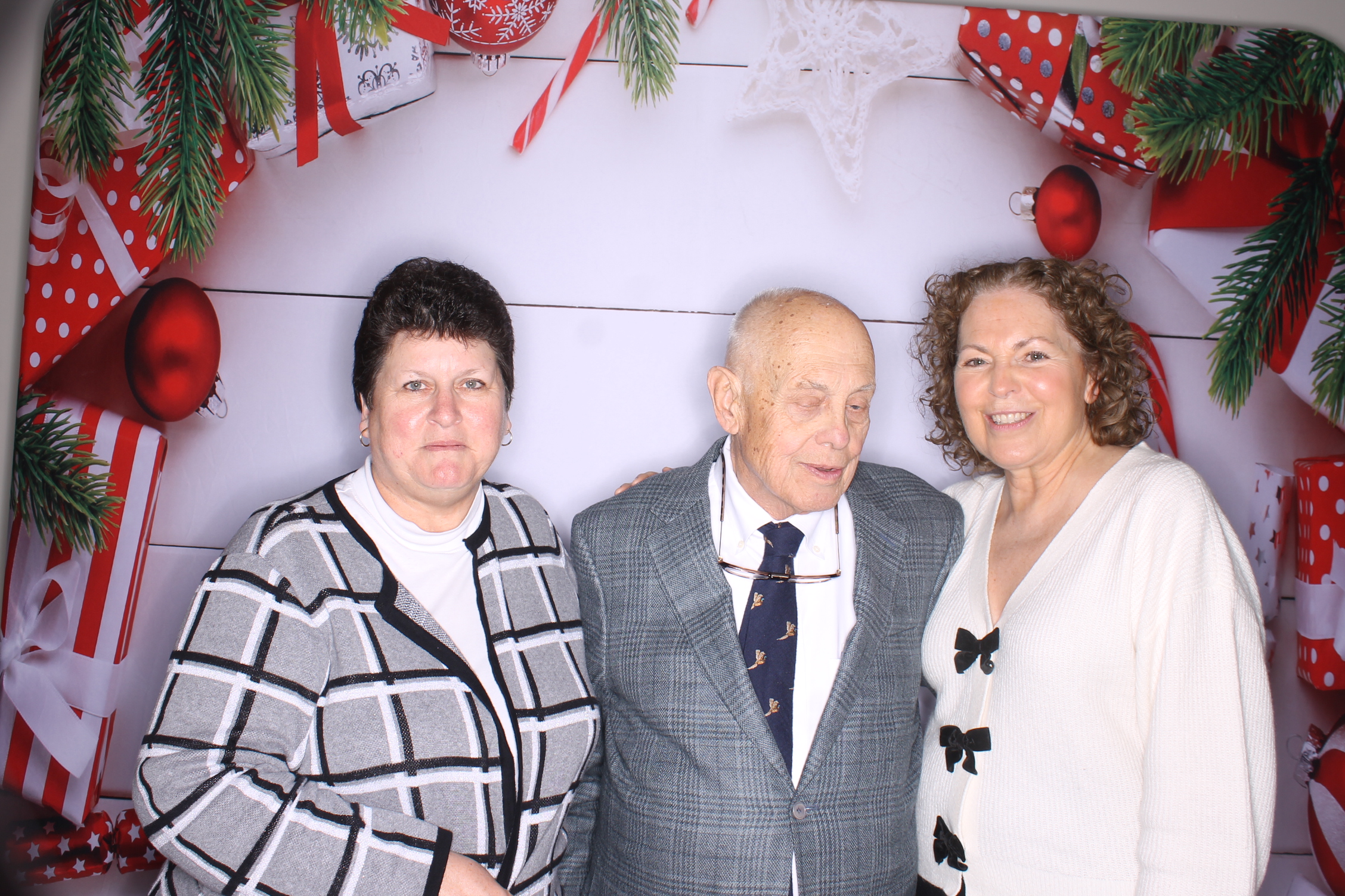 schueler group Christmas lunch | View more photos from the event at gallery.photoboothcincy.com/u/PhotoBoothCincy/schueler-group-Christmas-lunch