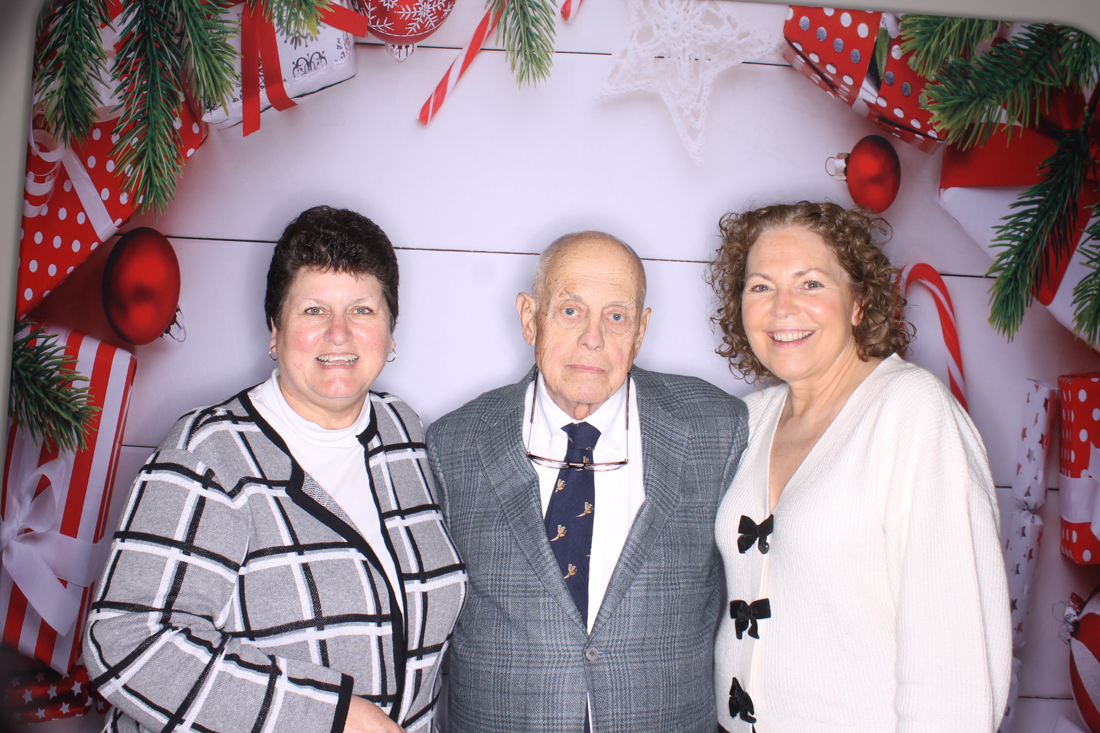 schueler group Christmas lunch | View more photos from the event at gallery.photoboothcincy.com/u/PhotoBoothCincy/schueler-group-Christmas-lunch